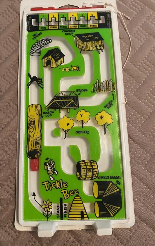 Tickle Bee Board Game Animals Theme Children’s Green Plastic Maze