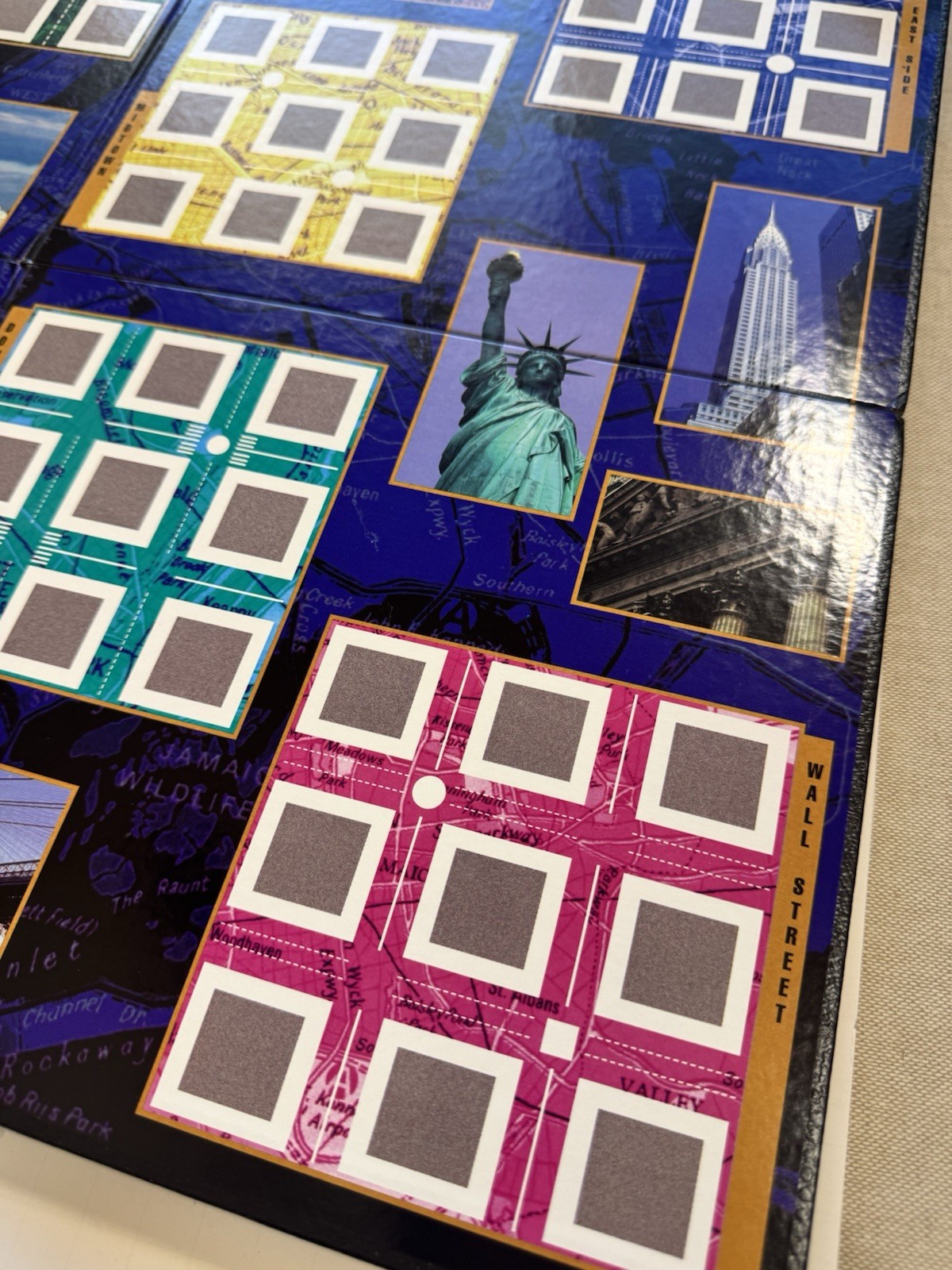 Complete- VTG Manhattan Mayfair Games Board Game 1996 Skyscraper Building