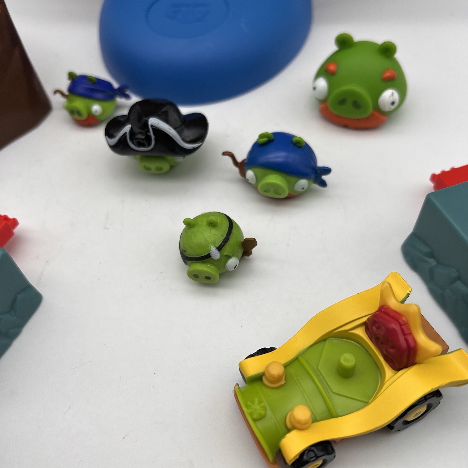 Angry Birds Go! Pirate Ship Pig Attack Game Jenga Hasbro