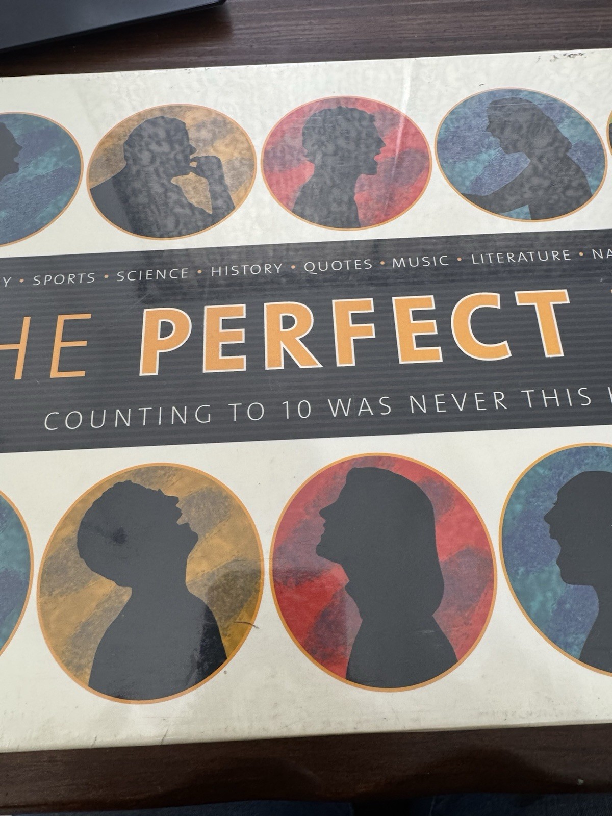 The Perfect Ten University Games Trivia Board Game 2 to 6 Players 12+ NEW 2003
