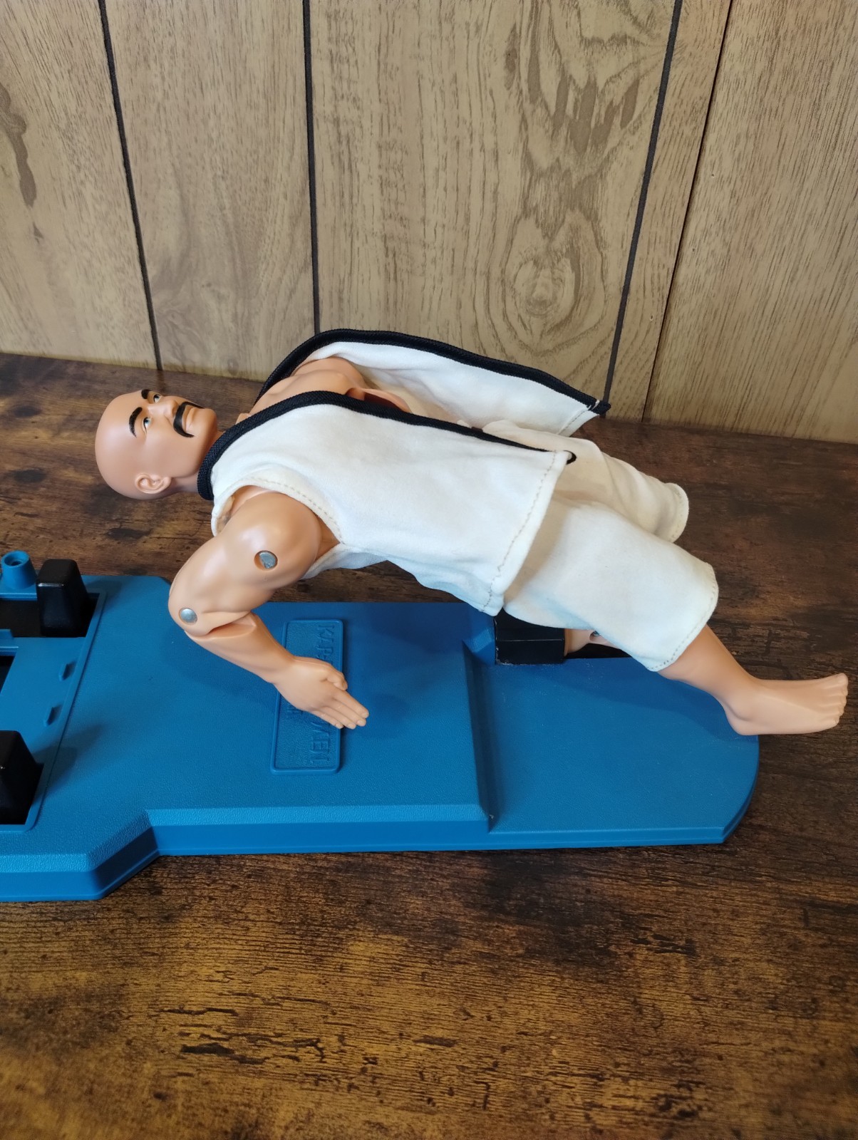 Vintage 1970s Aurora Kar-A-A-A-Te Men Karate Action Game w/ Box Tested