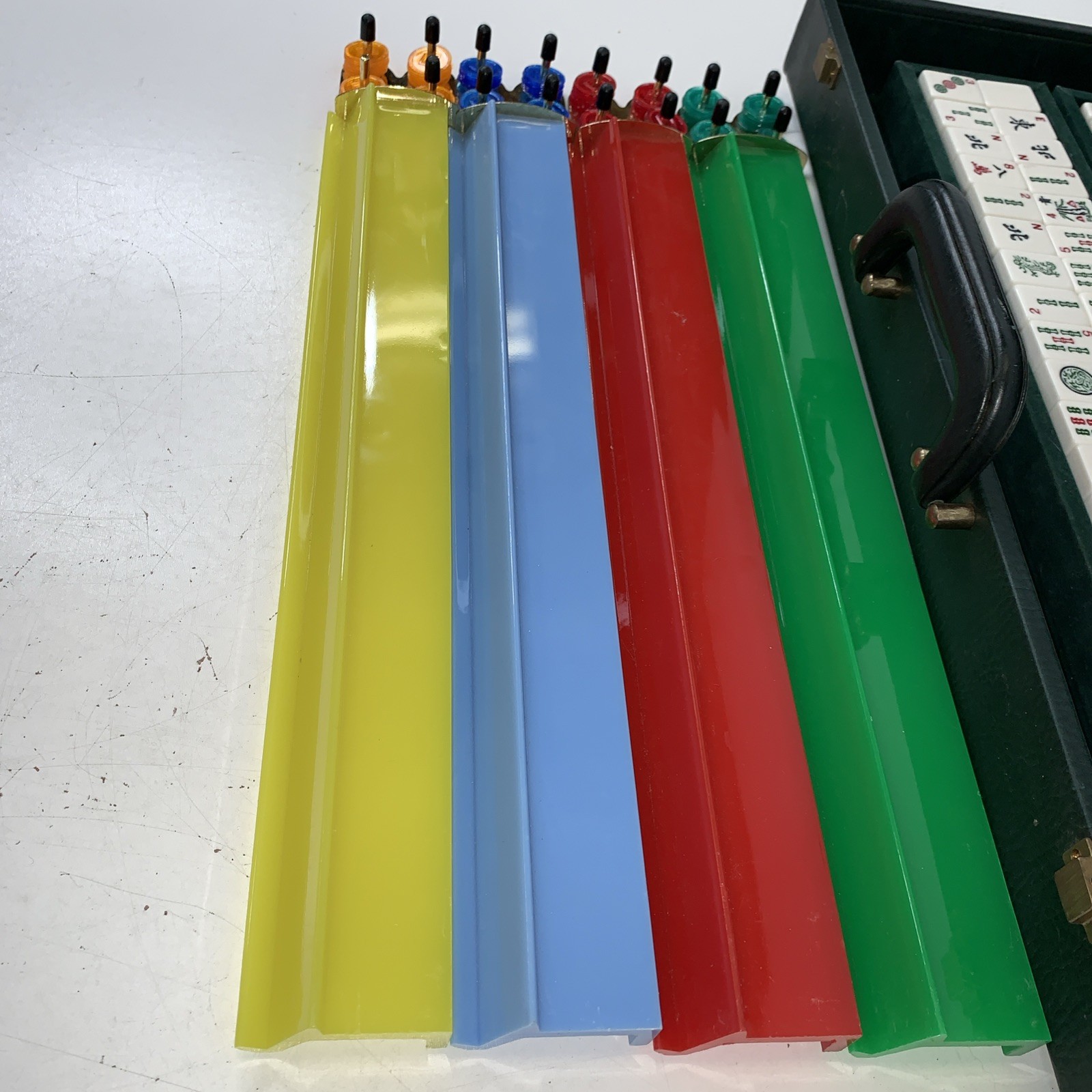Vintage Mah Jongg Set W/Case, 4 Trays 166 White Tiles