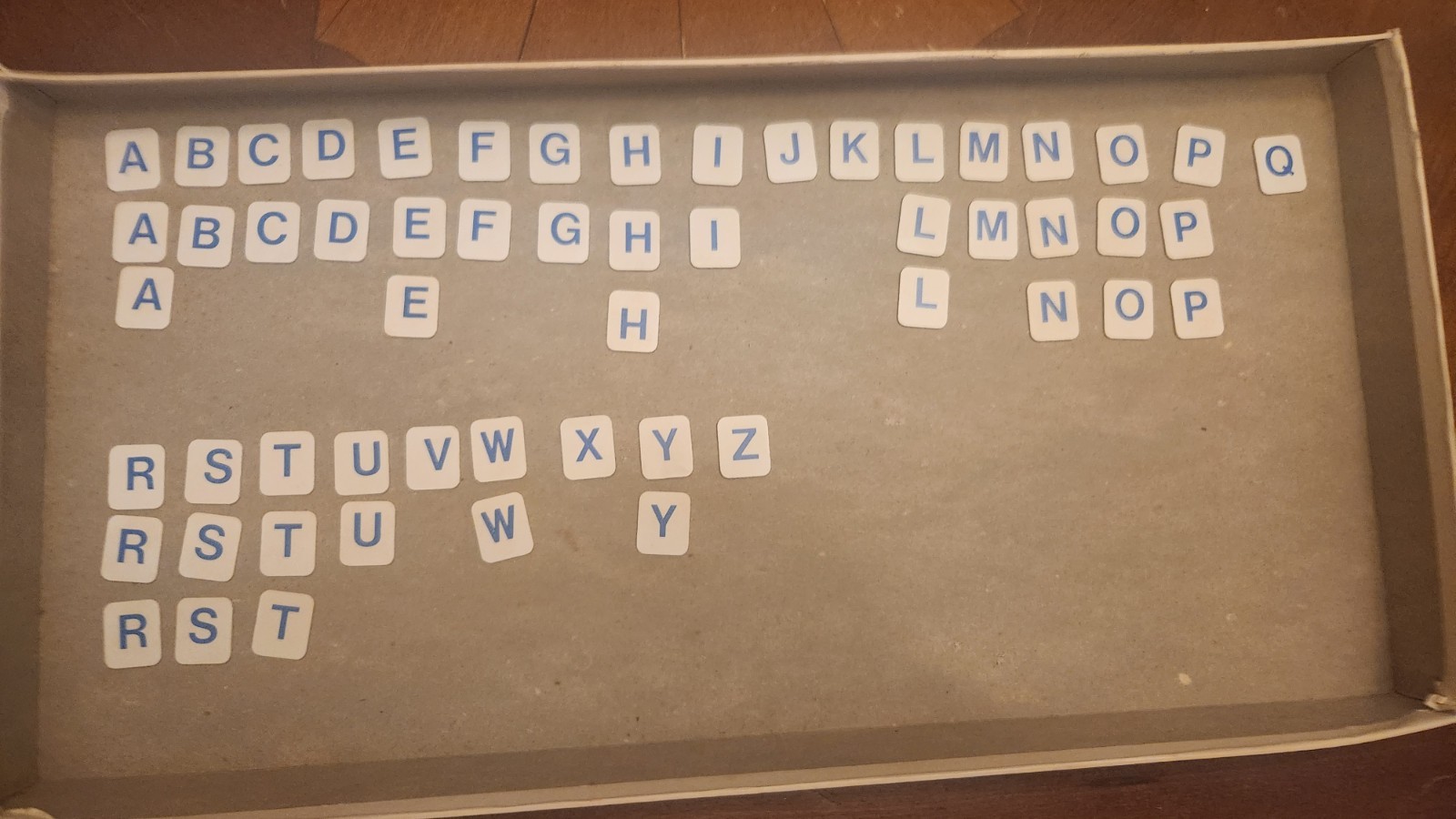 Vintage 1976 Hangman Board Game – Milton Bradley – Box Is In Poor Condition