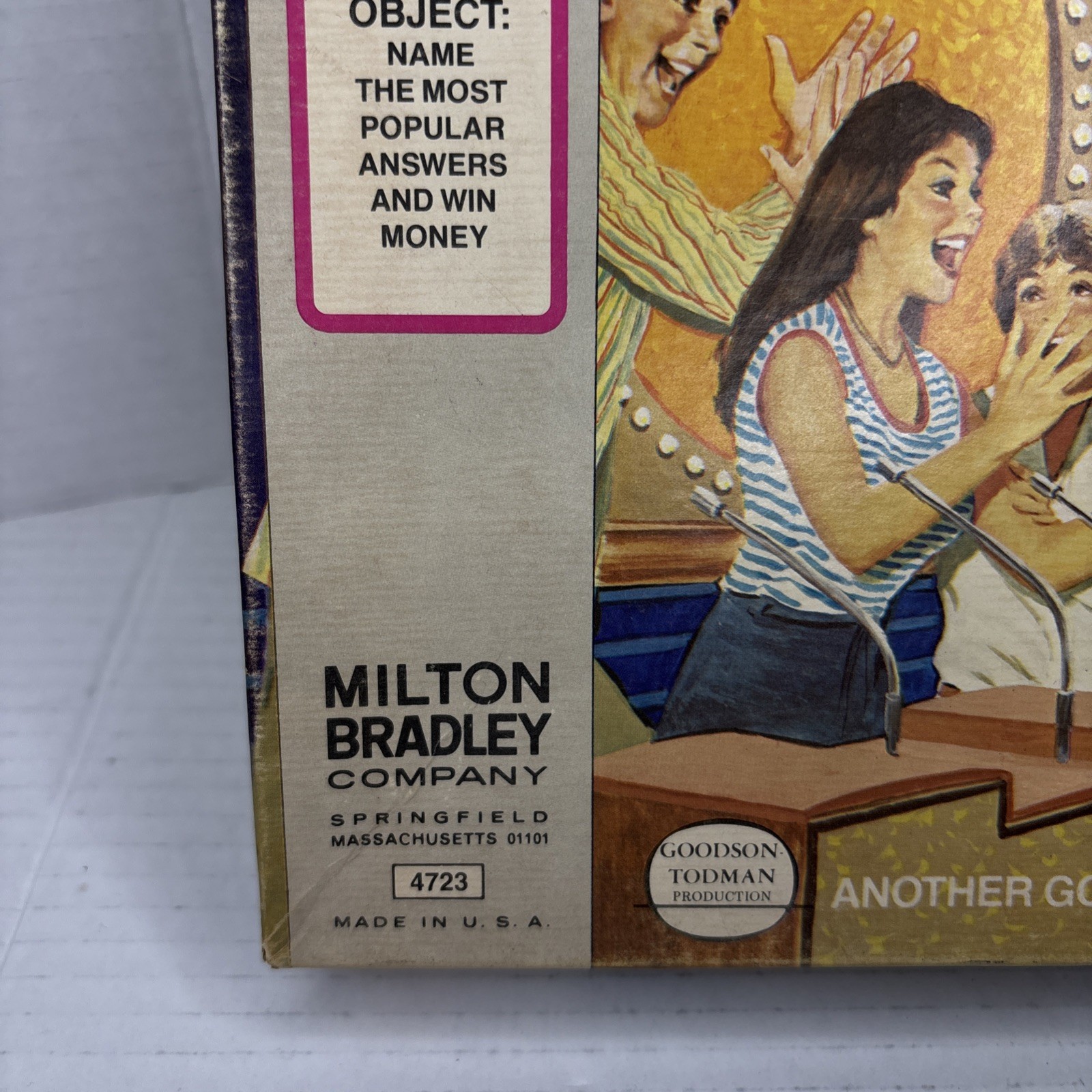 VINTAGE (1977) MILTON BRADLEY “FAMILY FEUD” BOARD GAME *Ages 10 to Adult* {USA}
