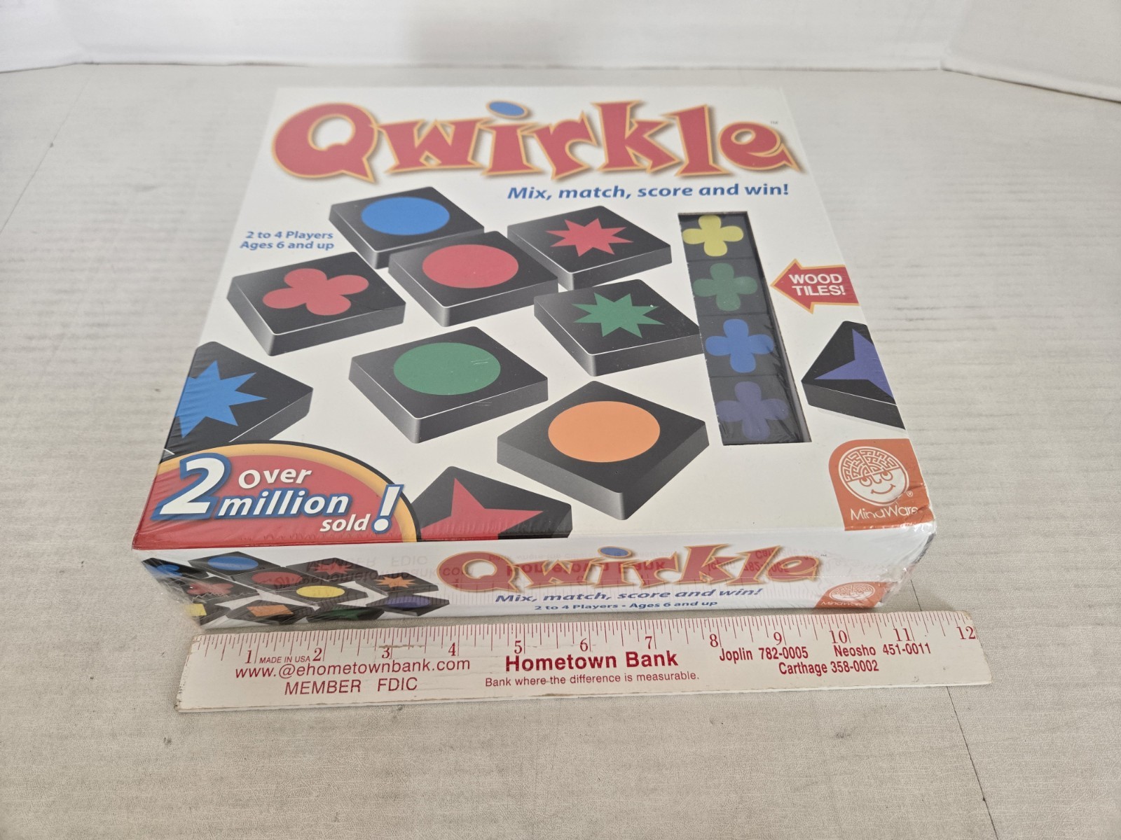 Qwirkle Wooden Tiles Board Game 2015 Factory Sealed FREE SHIPPING