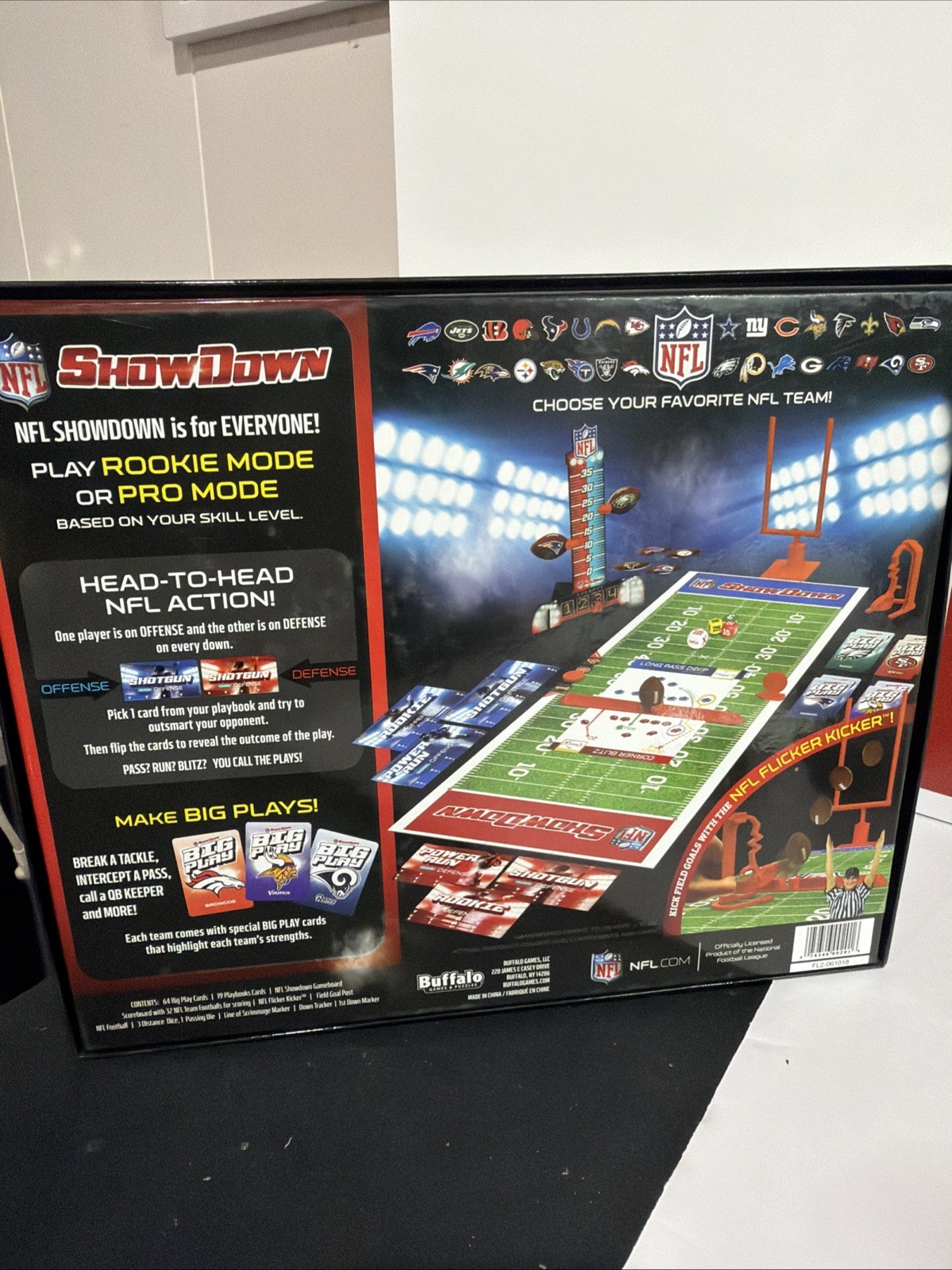 NFL Showdown Board Game Buffalo Games Football 32 Teams Pass Run Blitz Complete