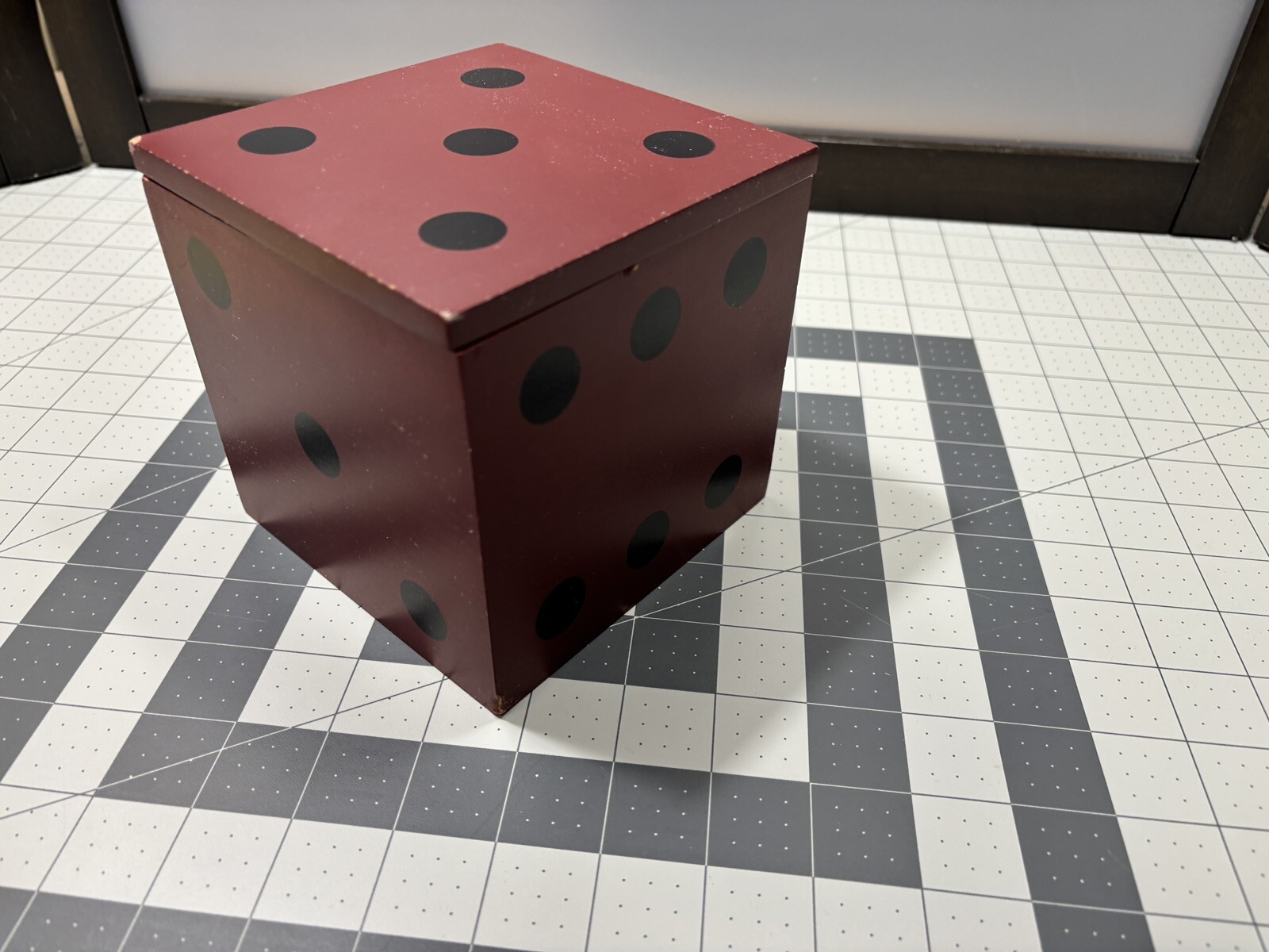 Red Wood Liars Dice Game Box Die Cube Storage Complete Front Porch Classics 2010