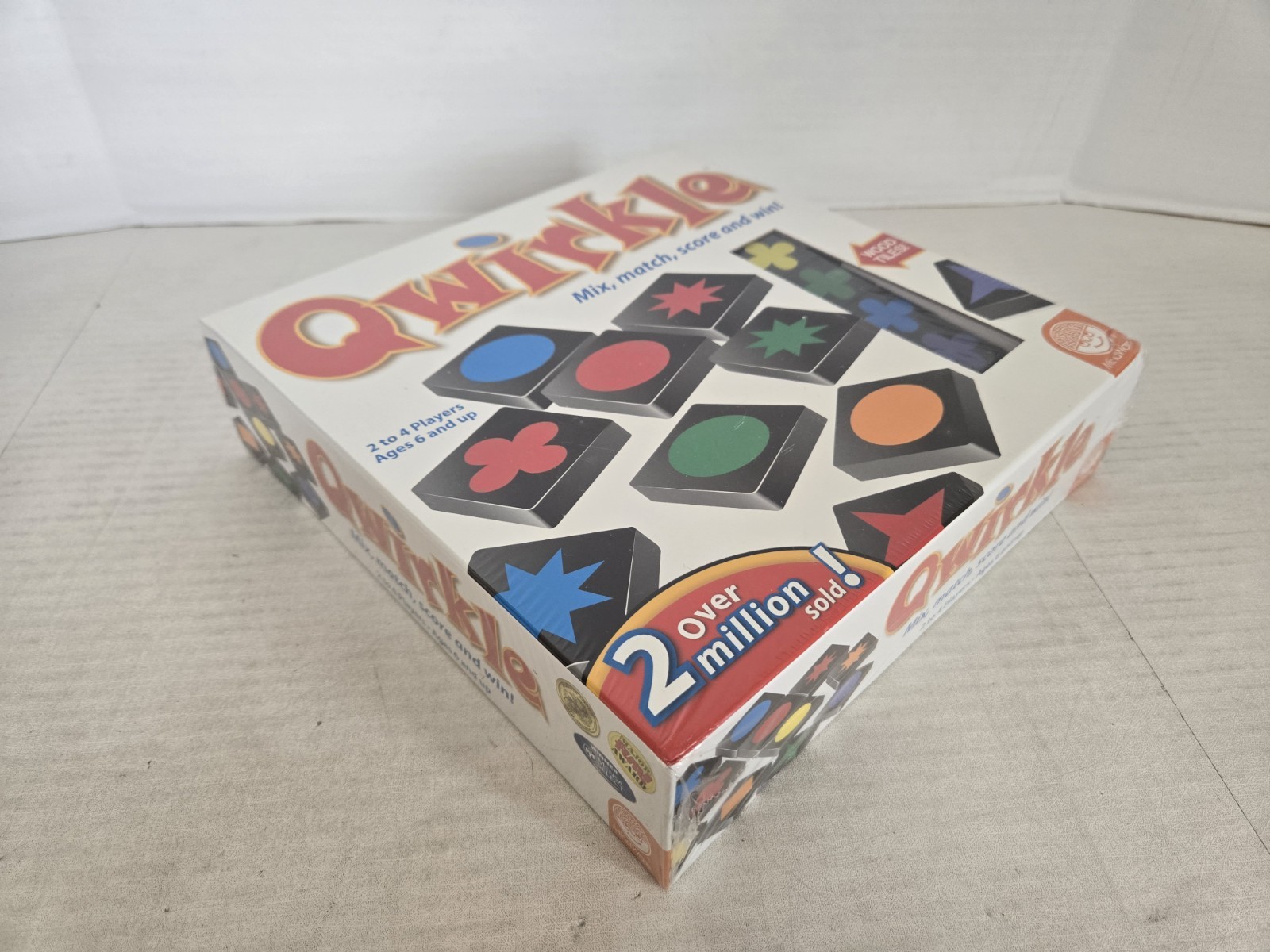 Qwirkle Wooden Tiles Board Game 2015 Factory Sealed FREE SHIPPING