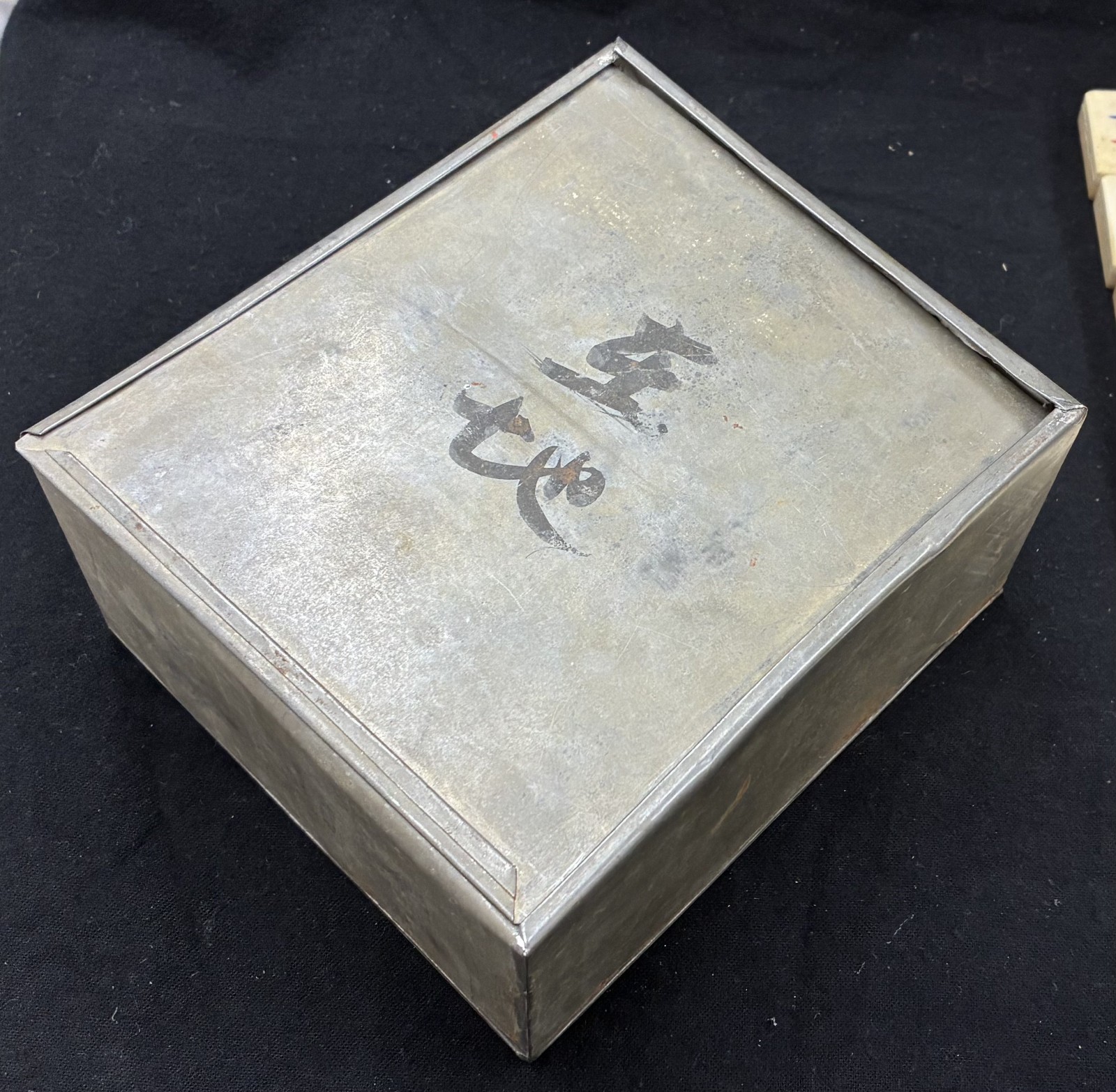 Vintage Chinese Bone & Bamboo Mahjong Set Metal Box 144 Tiles & Dice