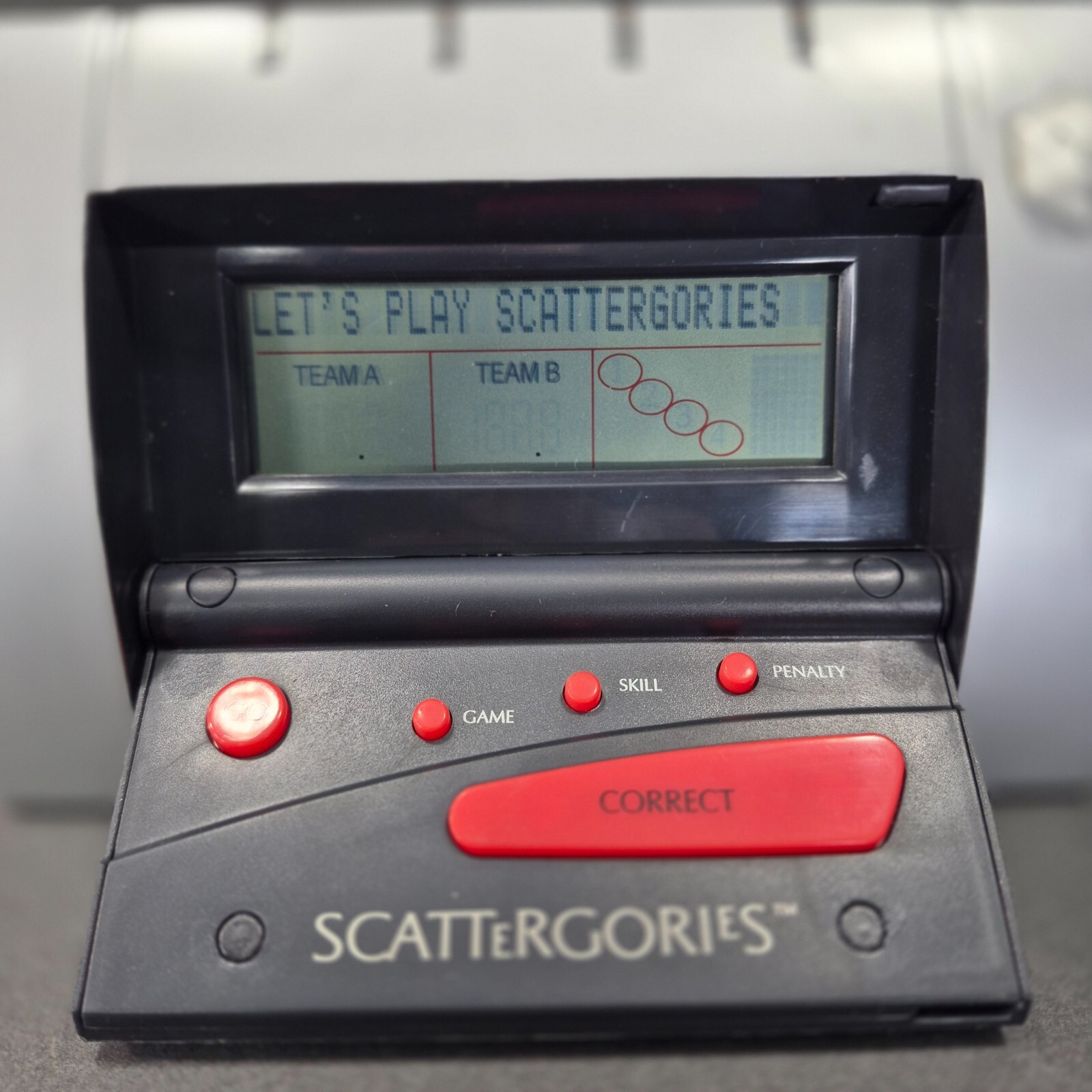 Scattergories Electronic Game Platinum Edition 2001
