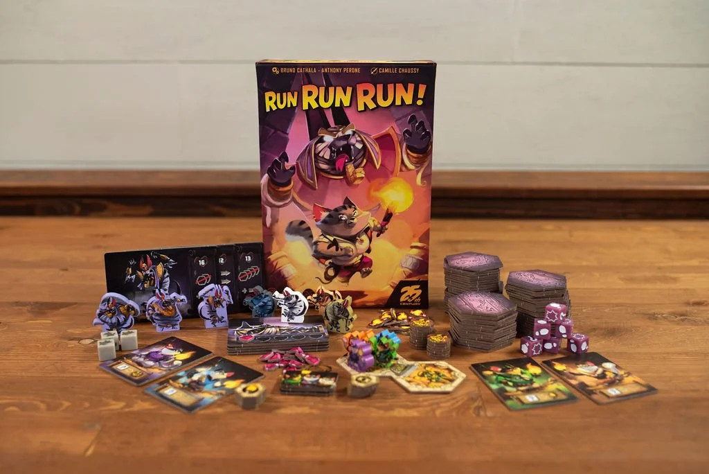 Run Run Run, Cooperative Board Game with Cat Adventurers in a Pyramid, 1 to 4