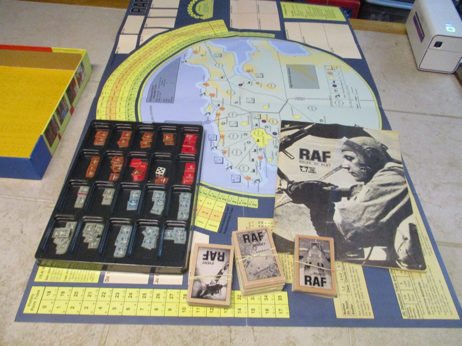 WEST END Games RAF BOARD GAME (1986) LN AUGUST 1940: THE BATTLE OF BRITAIN RPG