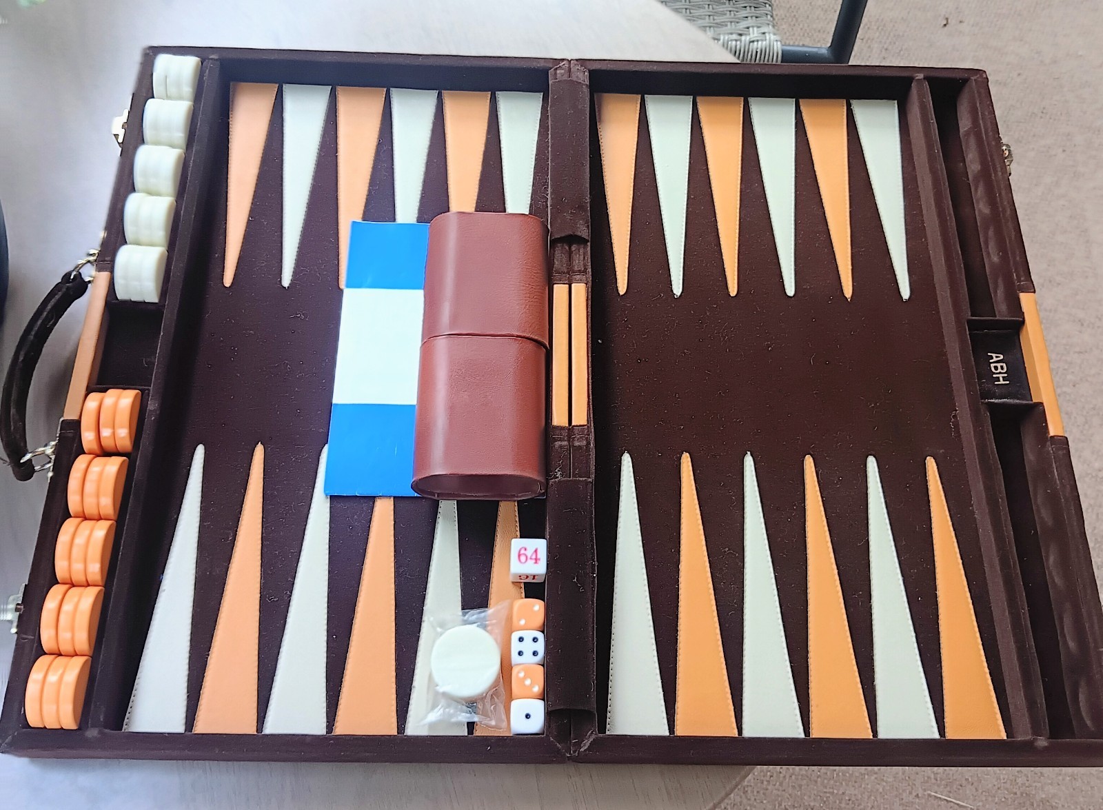 Vintage Aries Beverly Hills Chocolate 17in Travel Backgammon Set Super Cute!
