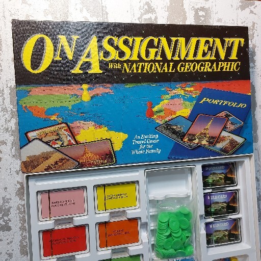 1990 National Geographic ON ASSIGNMENT Board Game in Original Box & Complete