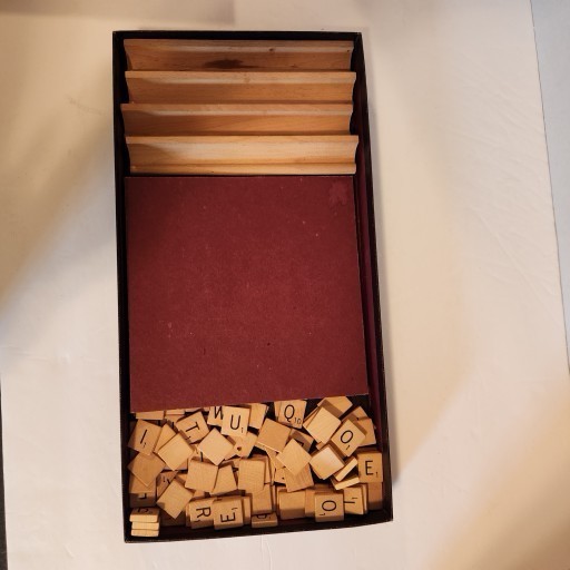 1953 SCRABBLE GAME SELCHOW & RIGHTER COMPLETE