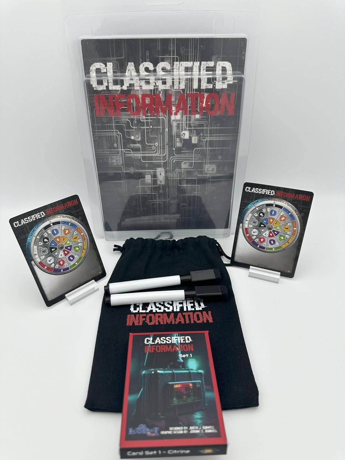 Classified Information – Pouch, 2 Players, 12 Years and Up.