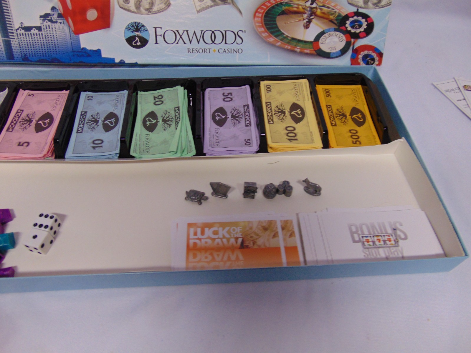 2011 Monopoly Foxwoods Casino edition Board game complete in box 6 tokens slot