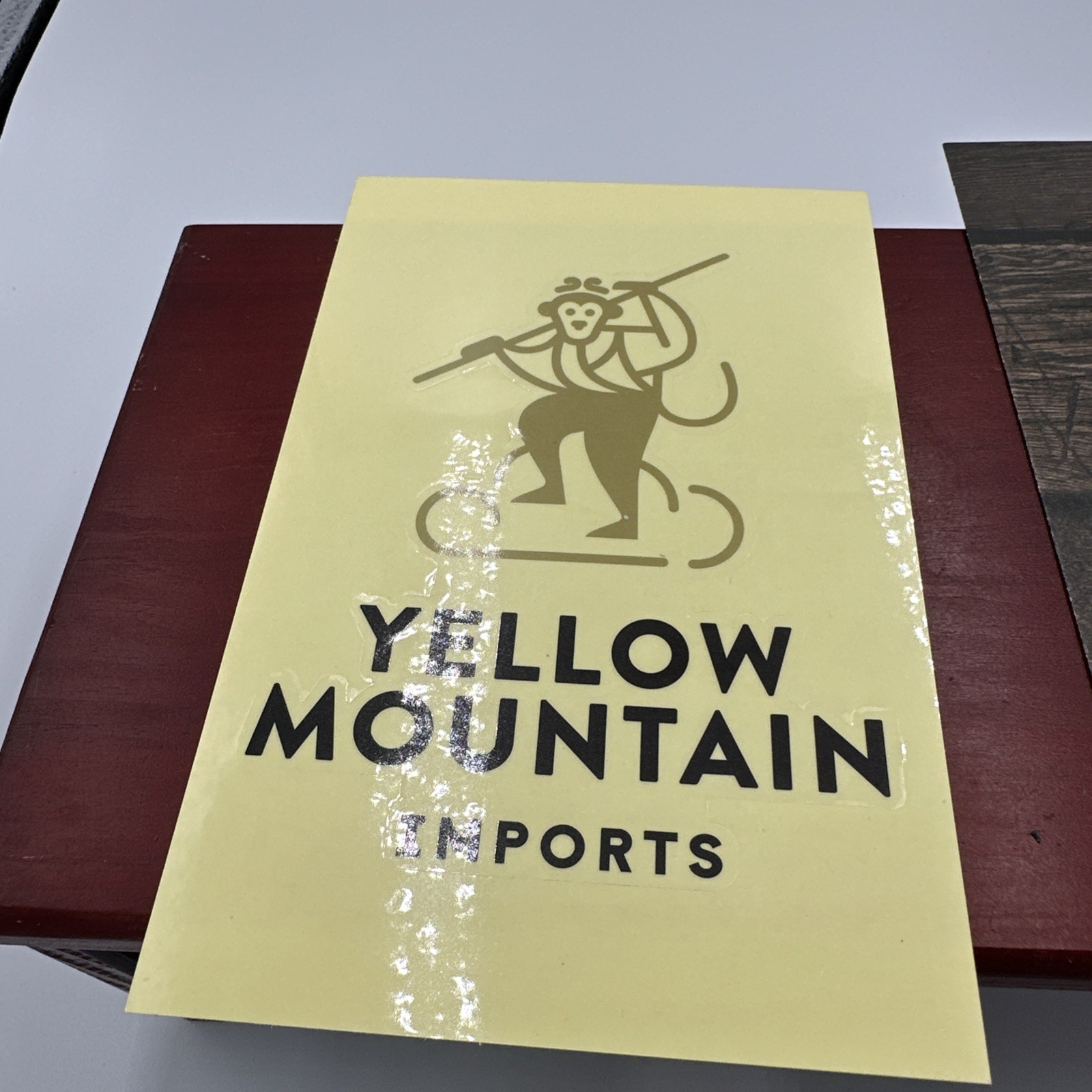 Yellow Mountain Imports Mexican Train Accessory Set –Wooden Hub & 8 Metal Trains
