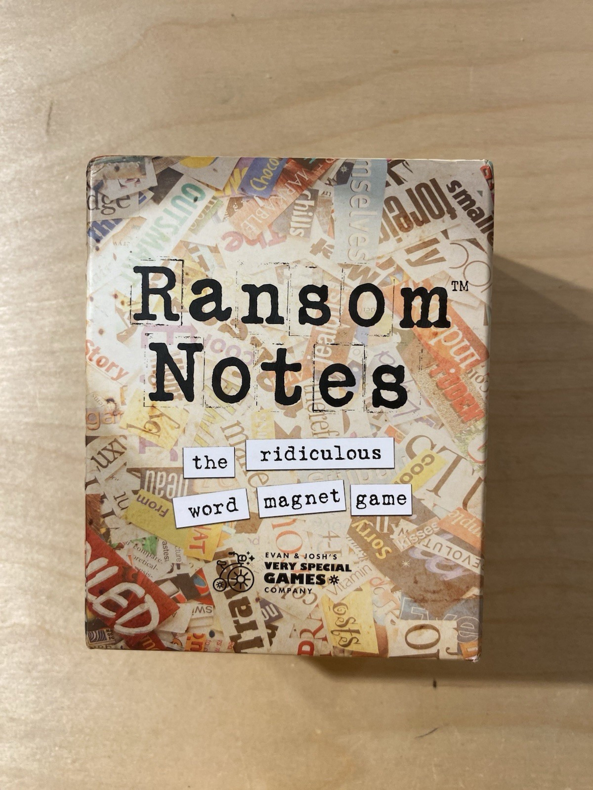 Ransom Notes: The Ridiculous Word Magnet Party Game (RO)