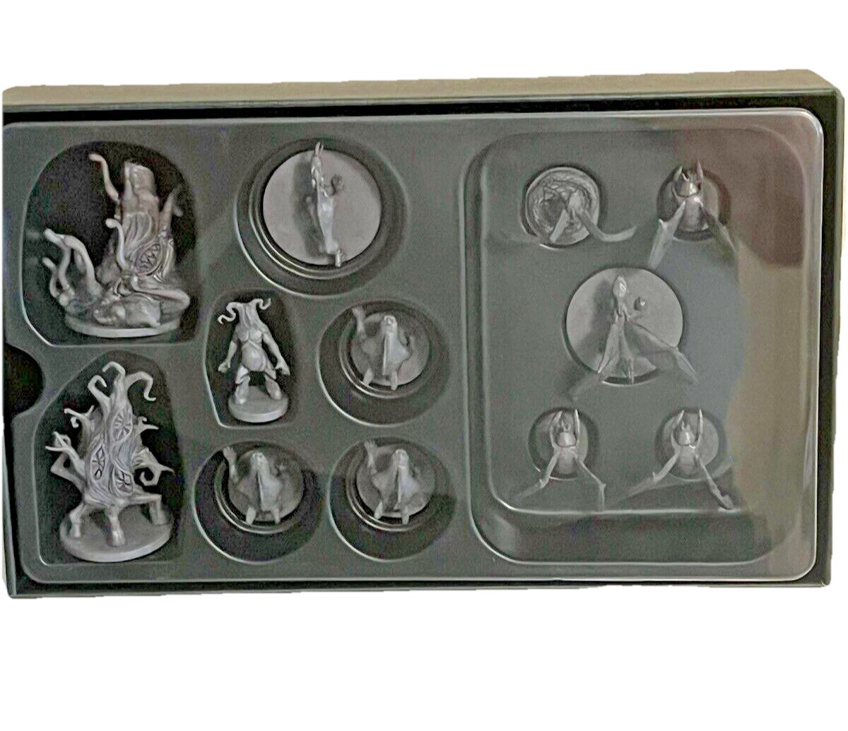 Fate of the Elder Gods + Beasts from Beyond Expansion – no dice