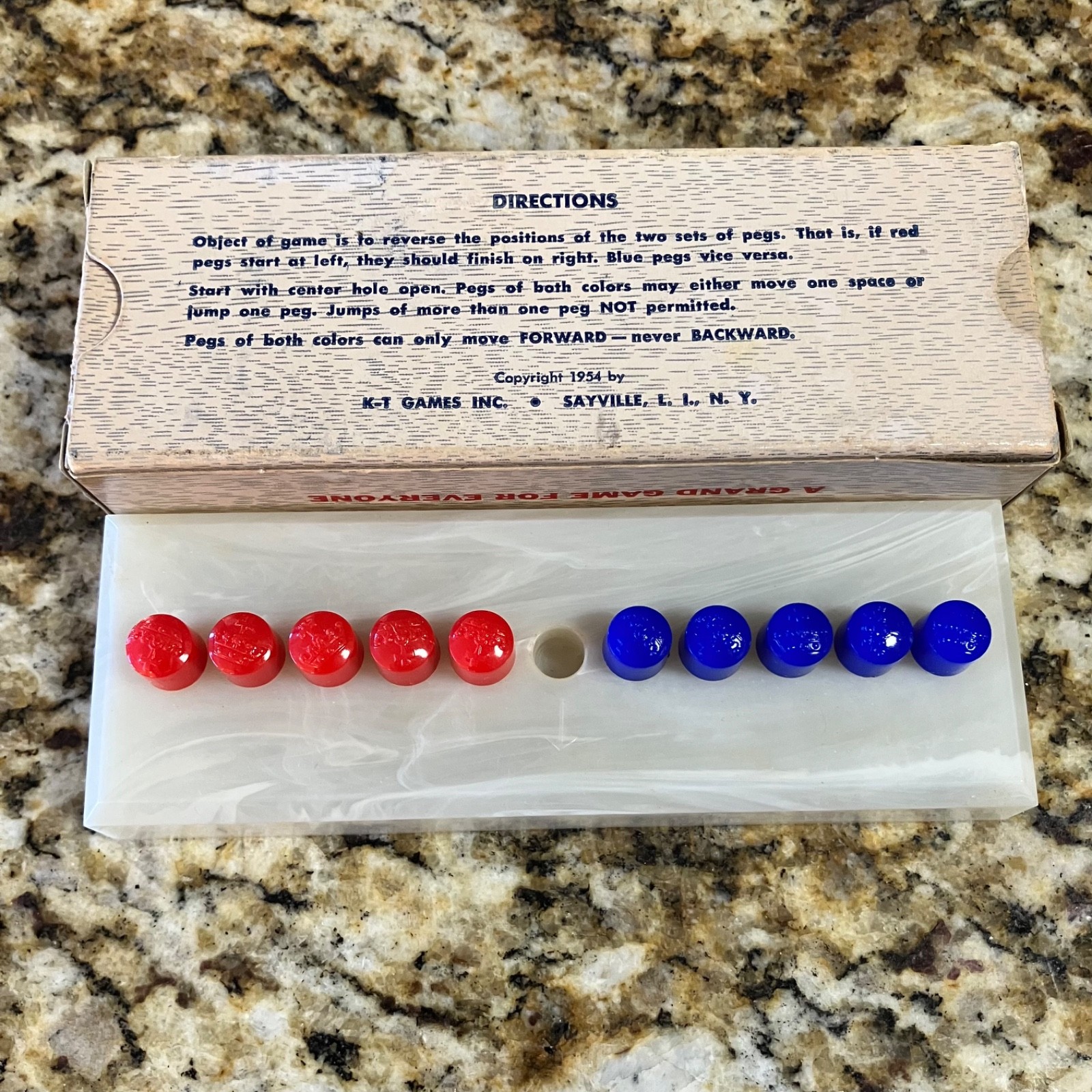 Vintage 1954 Teez Teez Peg Traditional Game in Box, USA