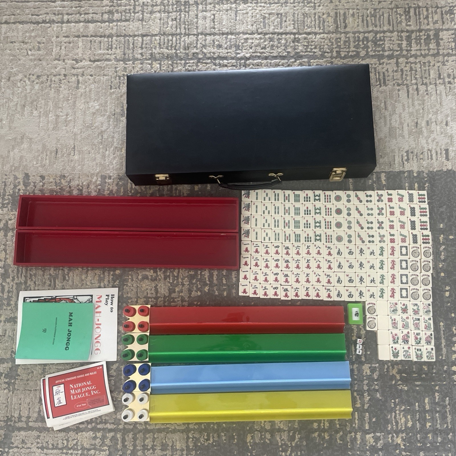 VTG American Mah Jongg Set Taiwan 166 Tiles 1986 Wright-Patt 1996-98 NMJL Cards