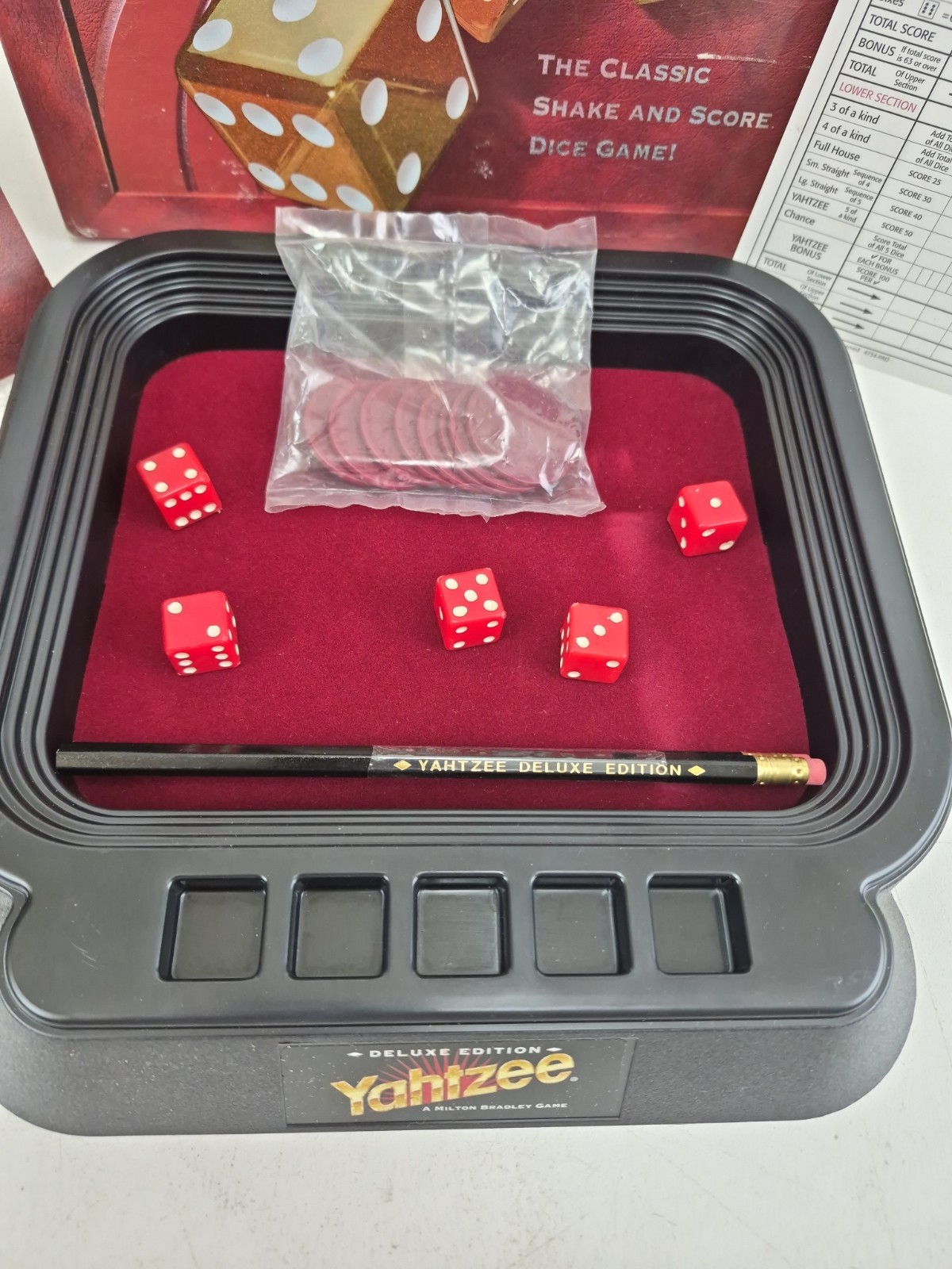 Milton Bradley Deluxe Edition Yahtzee Dice Game 1997 Complete
