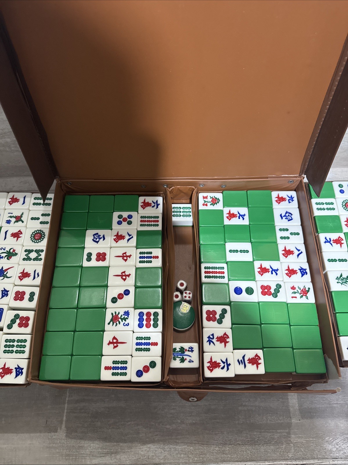 Vintage Mahjong Set 146 Melamine Tiles with Case Dice and Chips Traditional Game