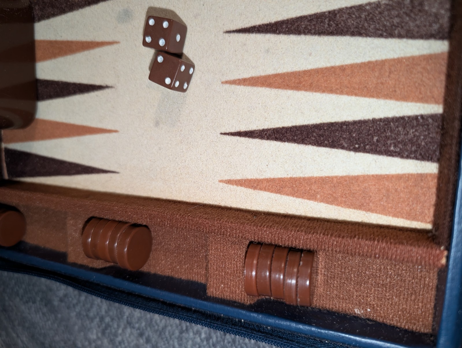 Vintage Travel Backgammon Game Zippered Case Dice Cups Complete! Blue Case!