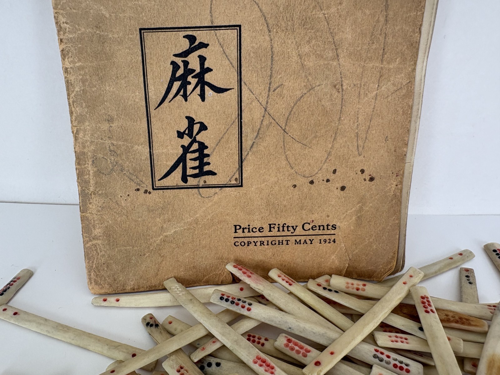 Vintage Mah Jong Set 133 Bamboo Tiles & 101 Sticks