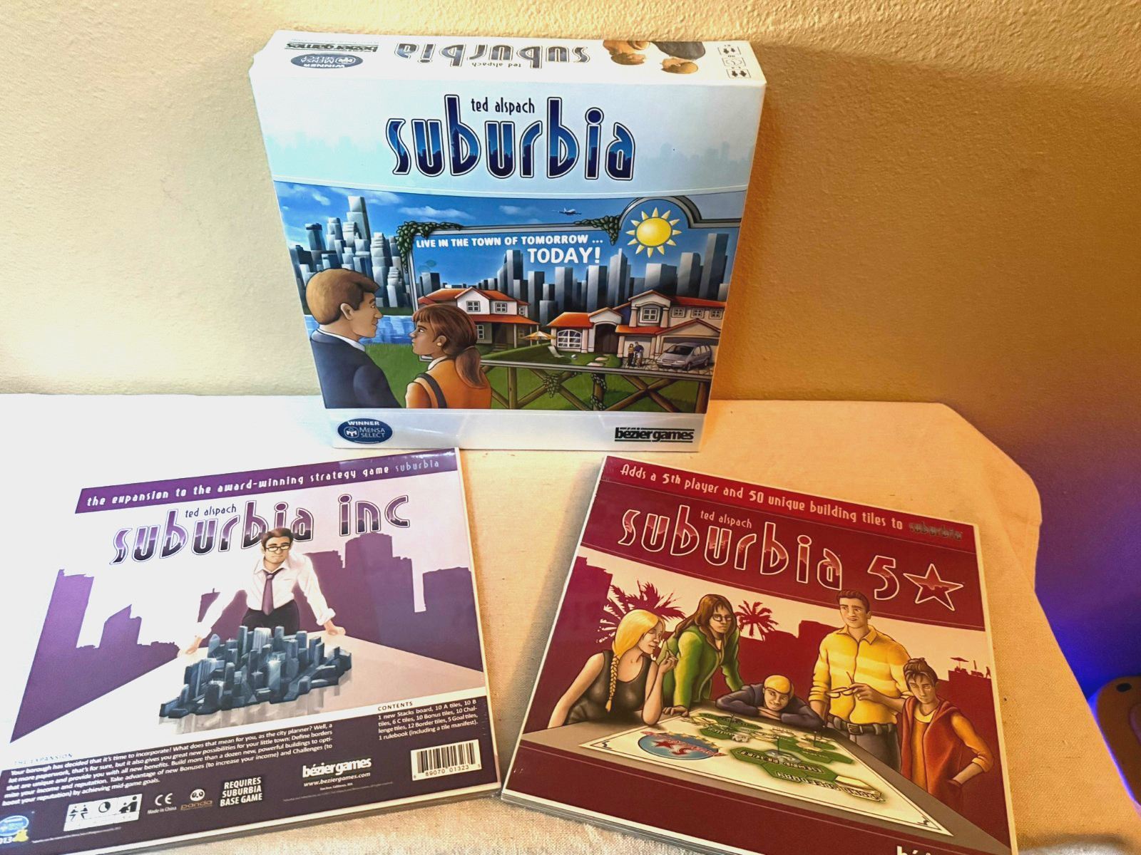 Suburbia by Bezier Games: Including suburbia 5⭐and suburbia inc – BrandNew