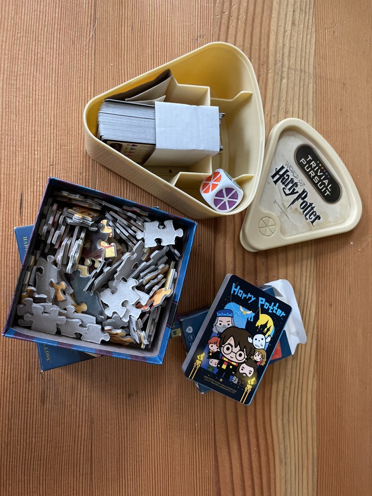 Harry Potter Trivial Pursuit, Playing Cards And 100 Pieces Puzzle SET