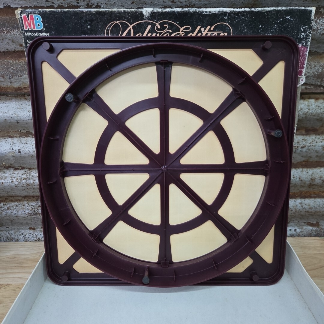 SCRABBLE DELUXE Edition Rotating Turntable Gameboard 1989 #4034 Mahogany Tiles