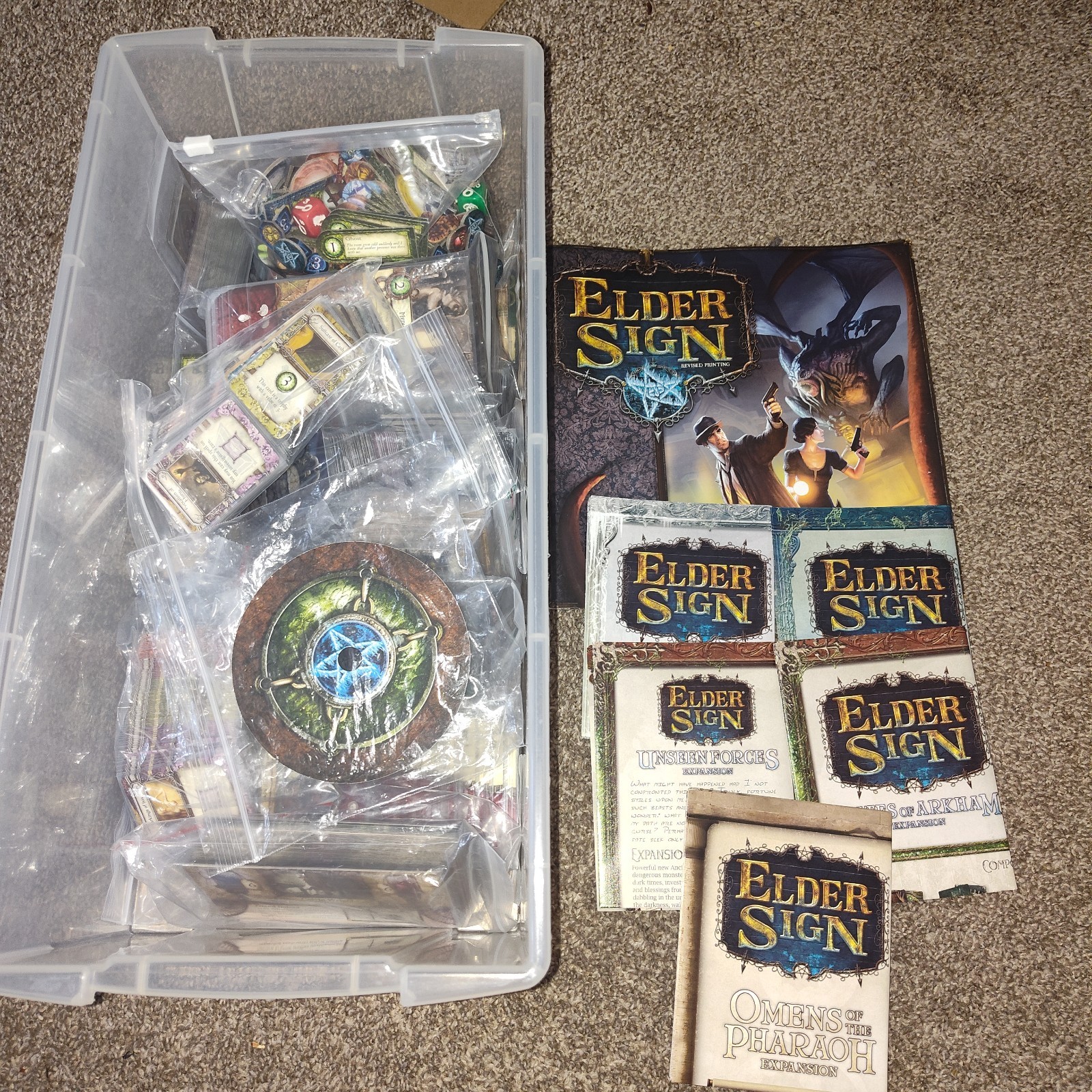Fantasy Flight Games Elder Sign Board Game w/ 5 Expansions See Description