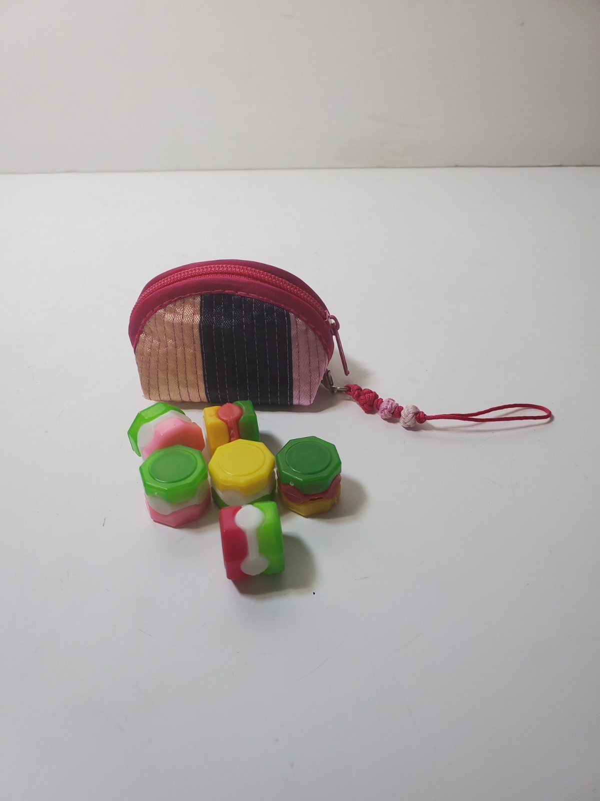 Gonggi Korean Traditional Tossing Game 6 Stones & Carrying Case – US Seller