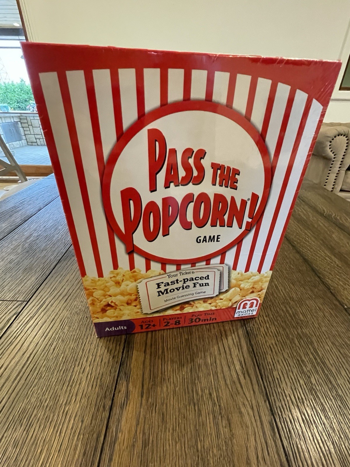 Mattel – Pass the Popcorn (Movie Trivia Family Party Game) – New / Sealed
