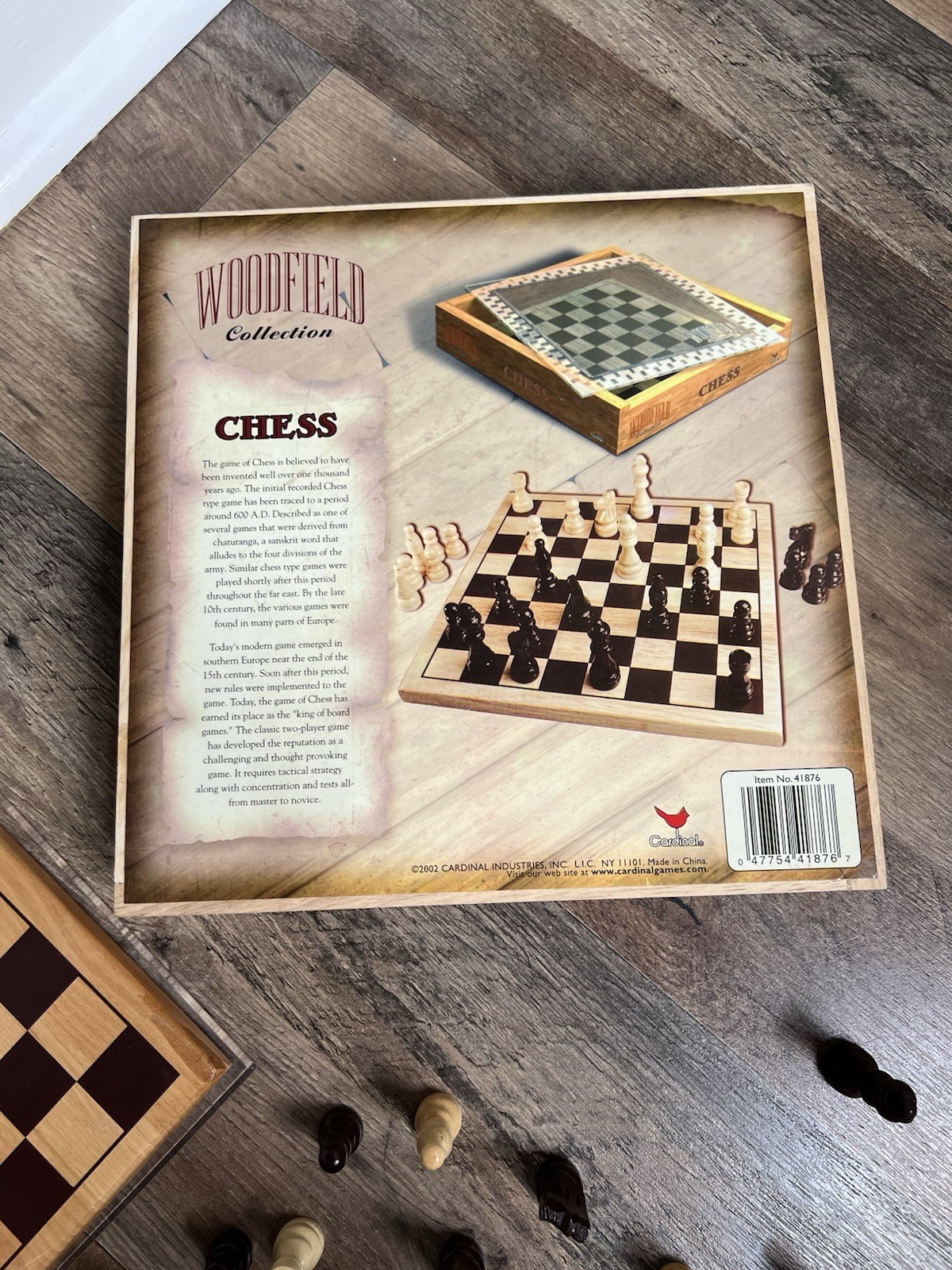 2002 VTG Cardinal Woodfield Collection Wood Chessboard Set & Container
