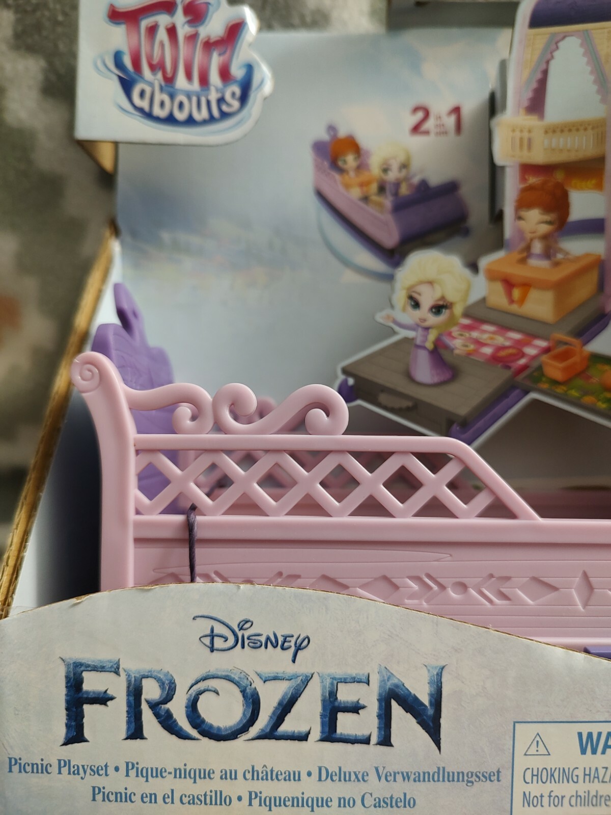 Disney’s Frozen 2 Twirlabouts Picnic Playset Sled-to-Castle with Elsa and Anna
