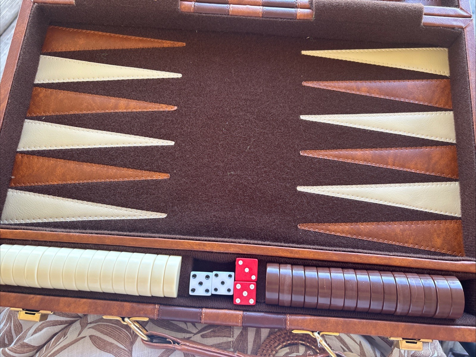 Vintage Backgammon Set faux Leather Case w/felt board Complete