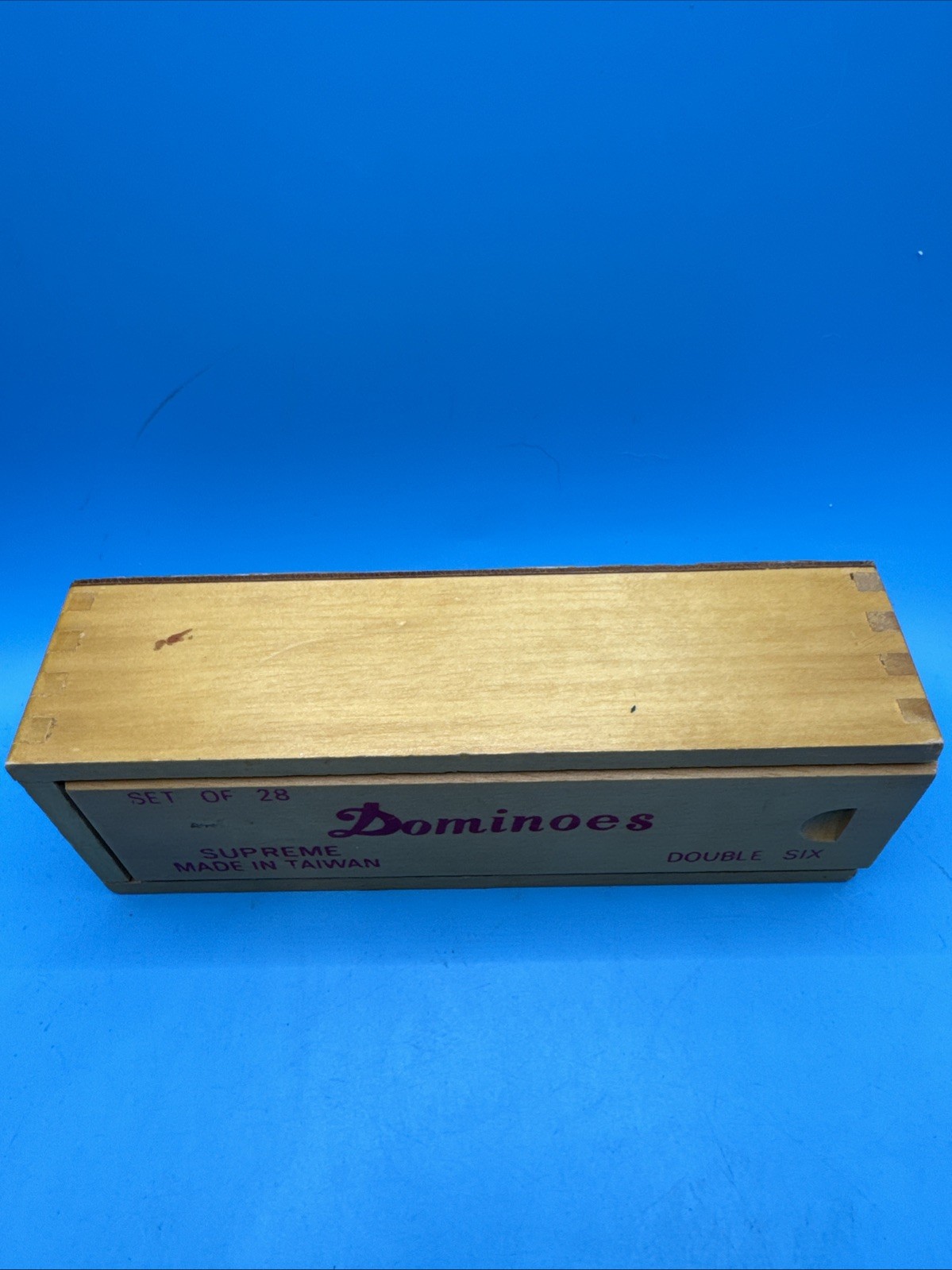 Set Of 28 Dominoes Supreme Made In Taiwan. Double Six With Wooden Box