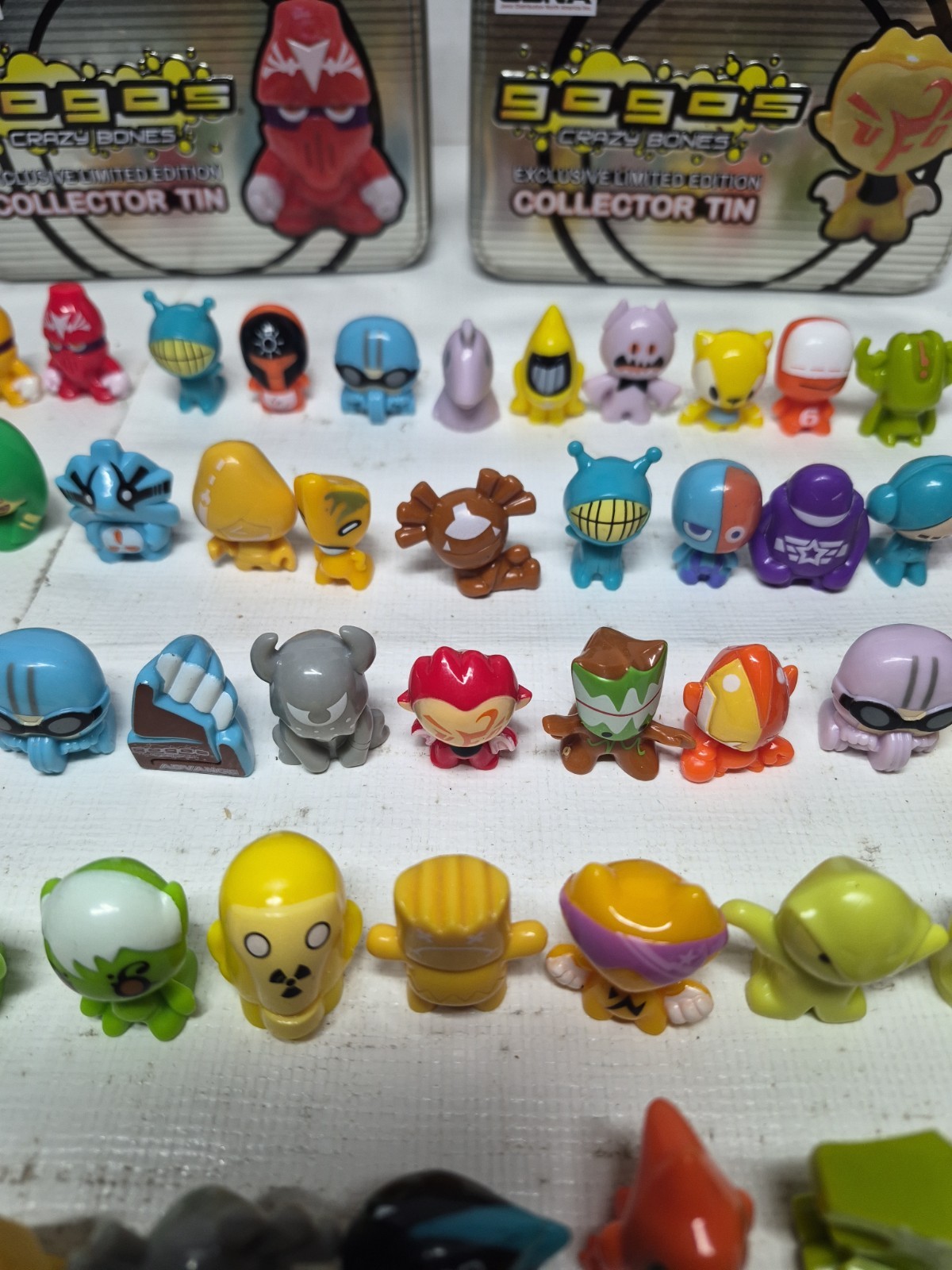 2010 JONA Gogo’s Crazy Bones Exclusive Ltd Edition Collector Tins 78 Figurines