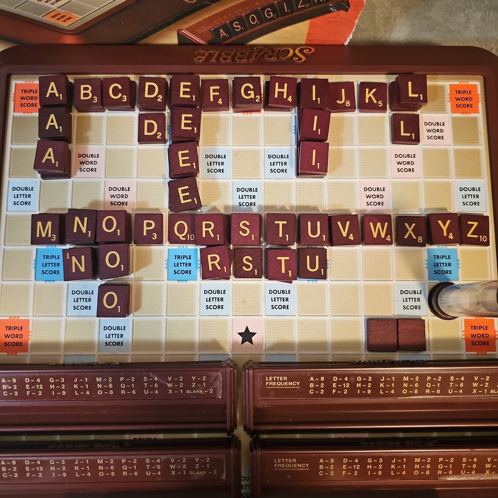 Turntable Deluxe Scrabble Crossword Game Hasbro 2001 Edition – 100% Complete