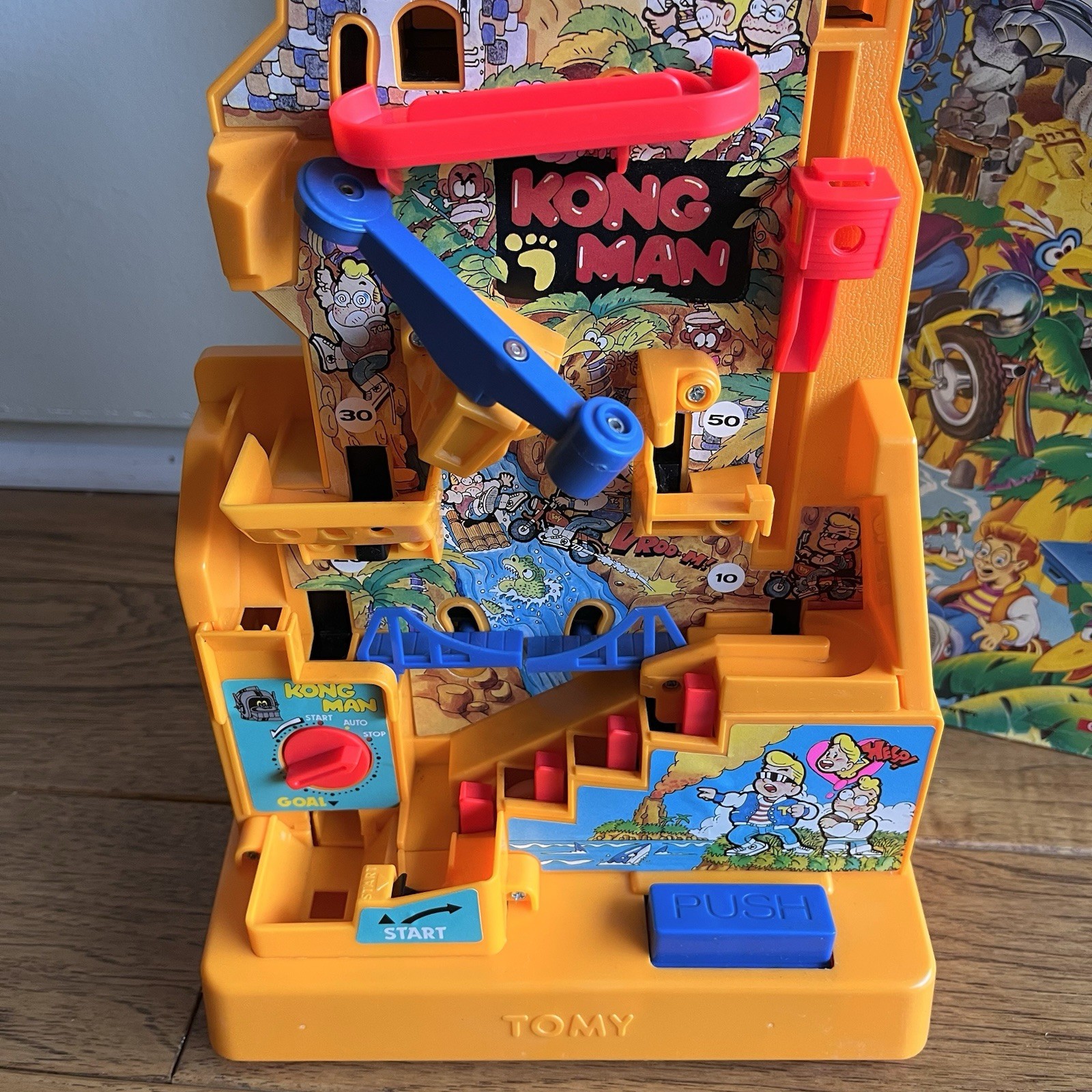 Vintage 1982 Tomy Kongman Game w Box Tested Battery Toy King Kong Marble Maze