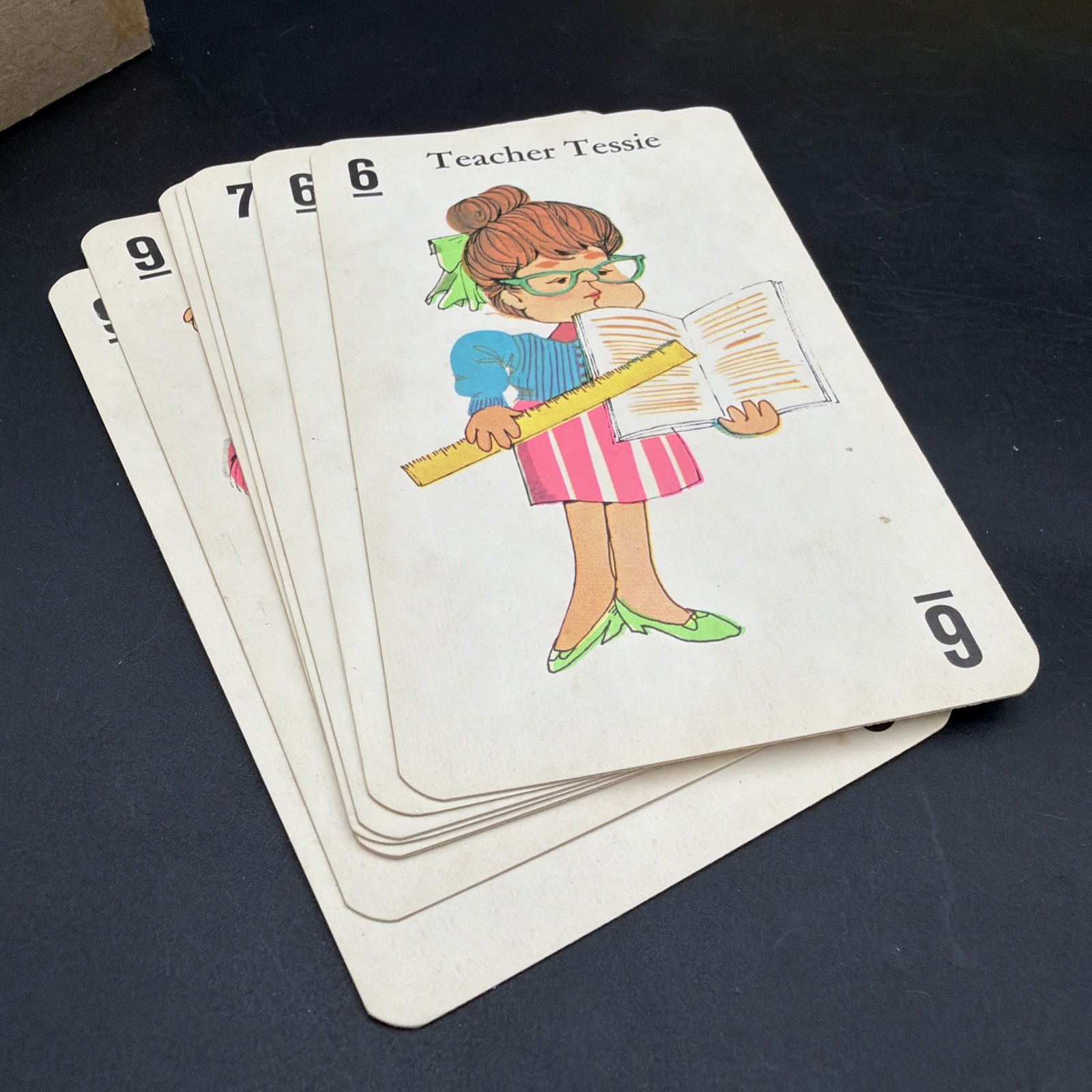 VINTAGE 1968 MILTON BRADLEY OLD MAID JUMBO CARD GAME COMPLETE AGES 5-10