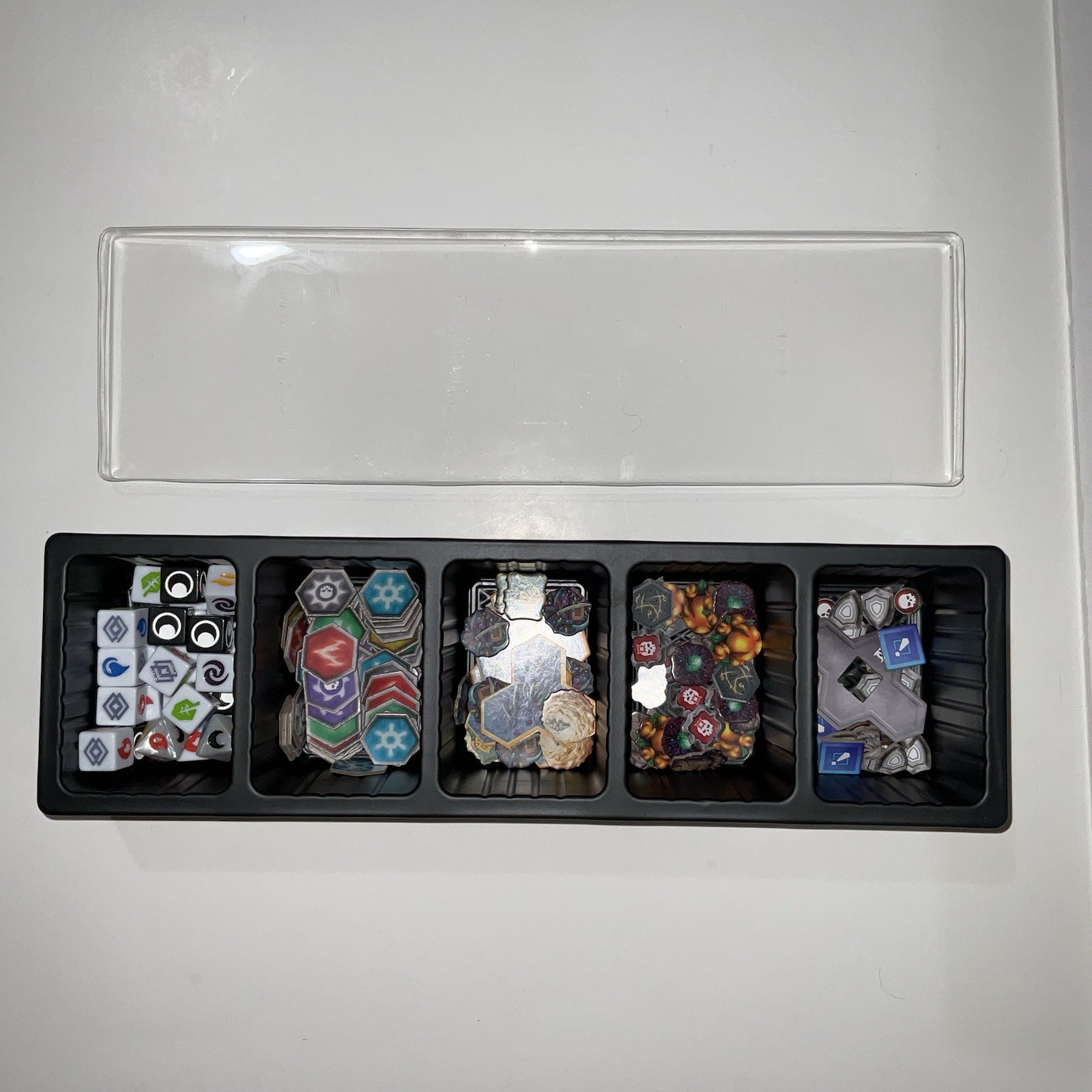ROVE Board Game Addax Games – Miniatures + Deluxe Dice Set – Excellent Condition