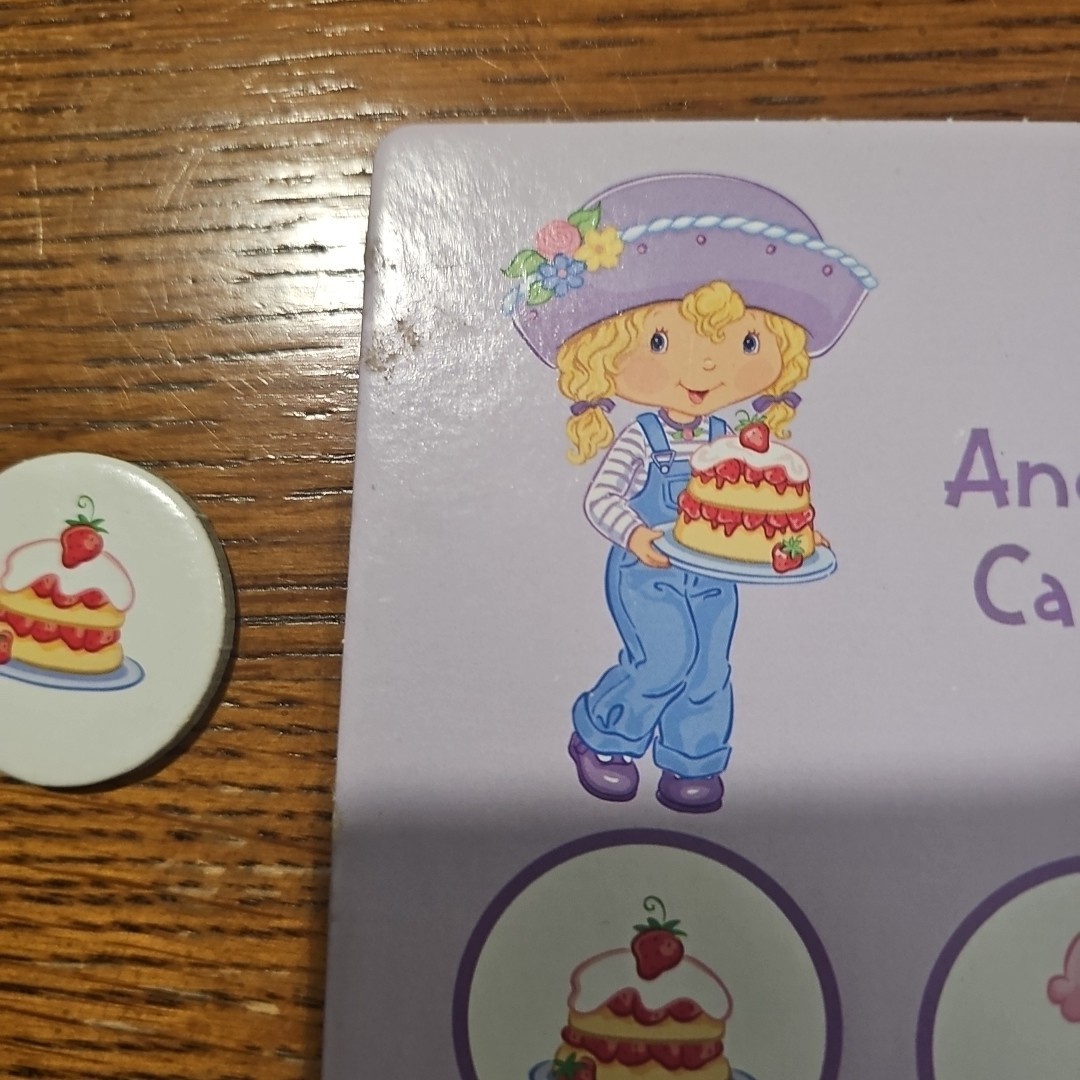 Strawberry Shortcake Strawberryland A Berry Sweet Game RoseArt 2003