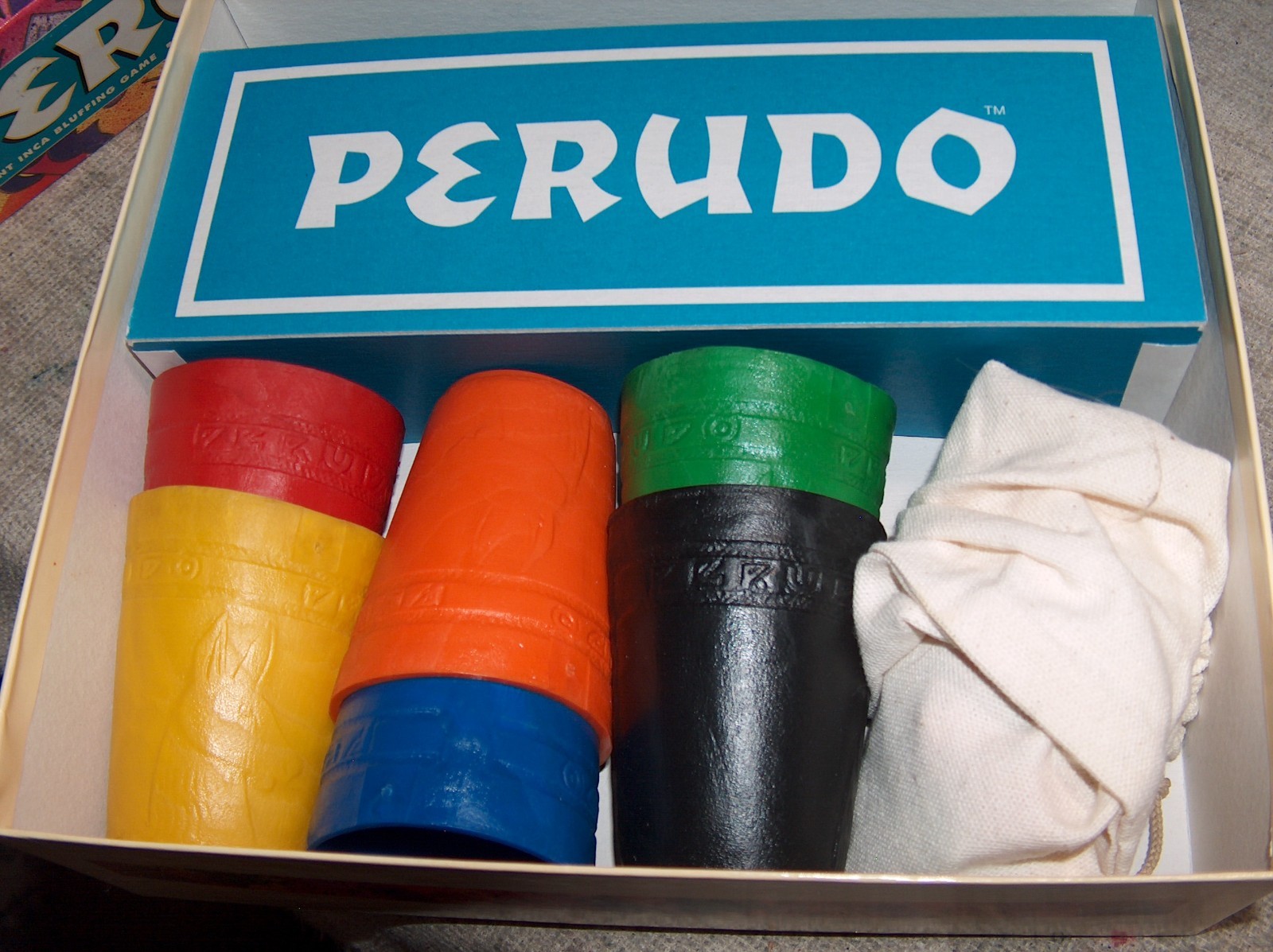 1994 Perudo South American Liar’s Dice COMPLETE Bluffing Family Game 137