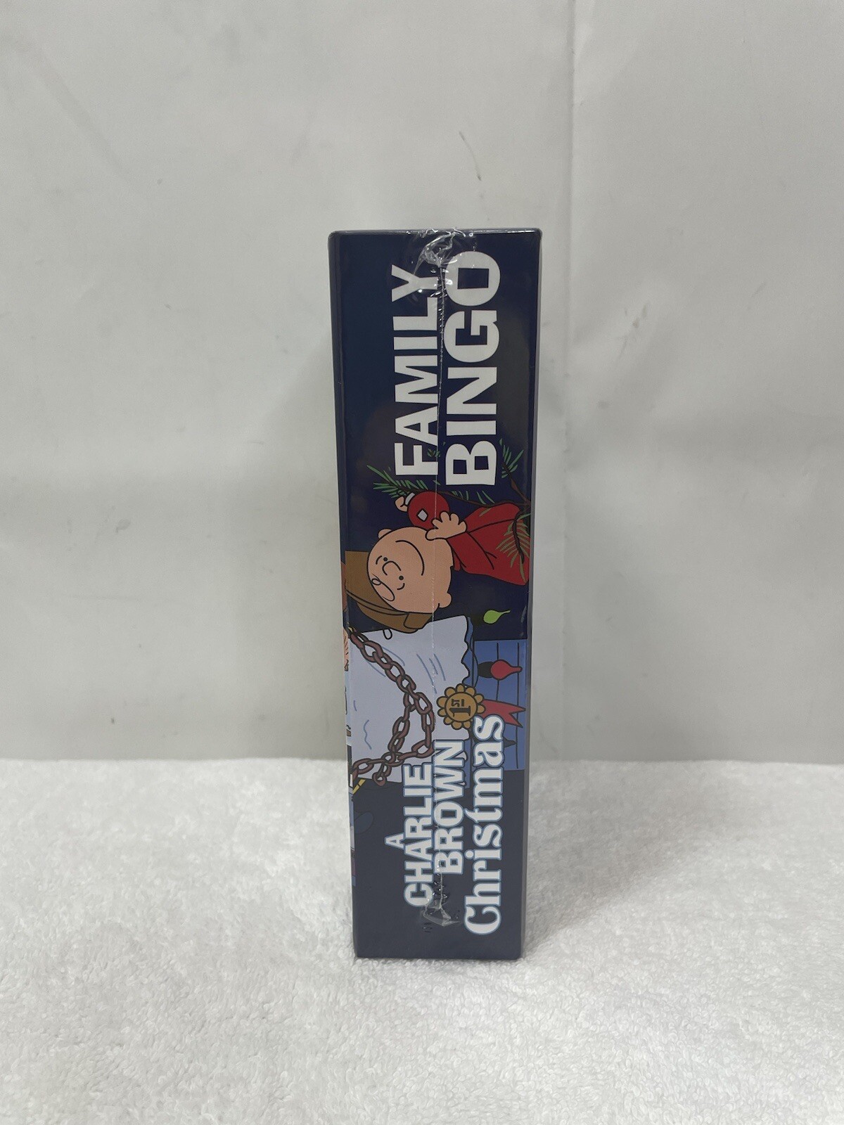Charlie Brown Christmas Family Bingo Peanuts 2-18 player 8+ Years Family Fun
