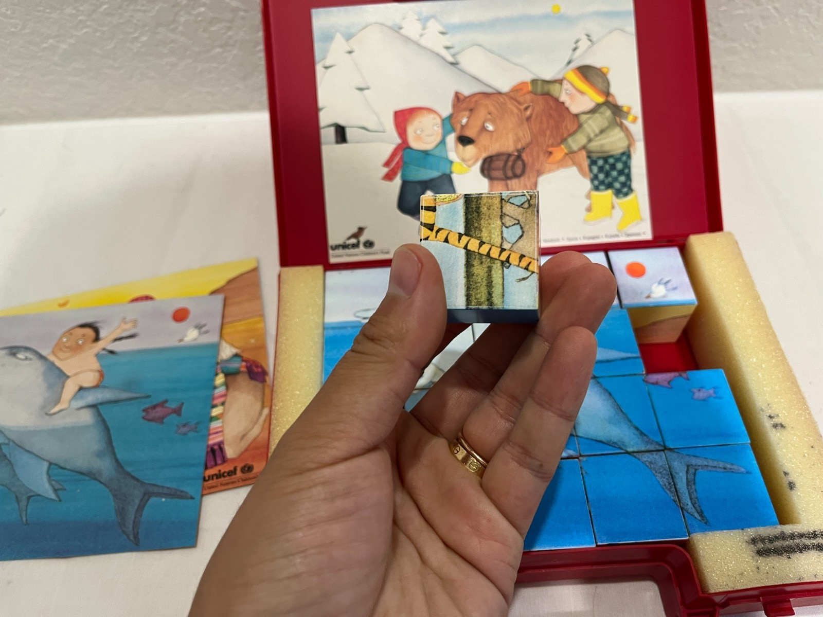Rare Vtg UNICEF 20 Cube Puzzle Game Camel Tiger Zebra Bear Seal Dolphin Case