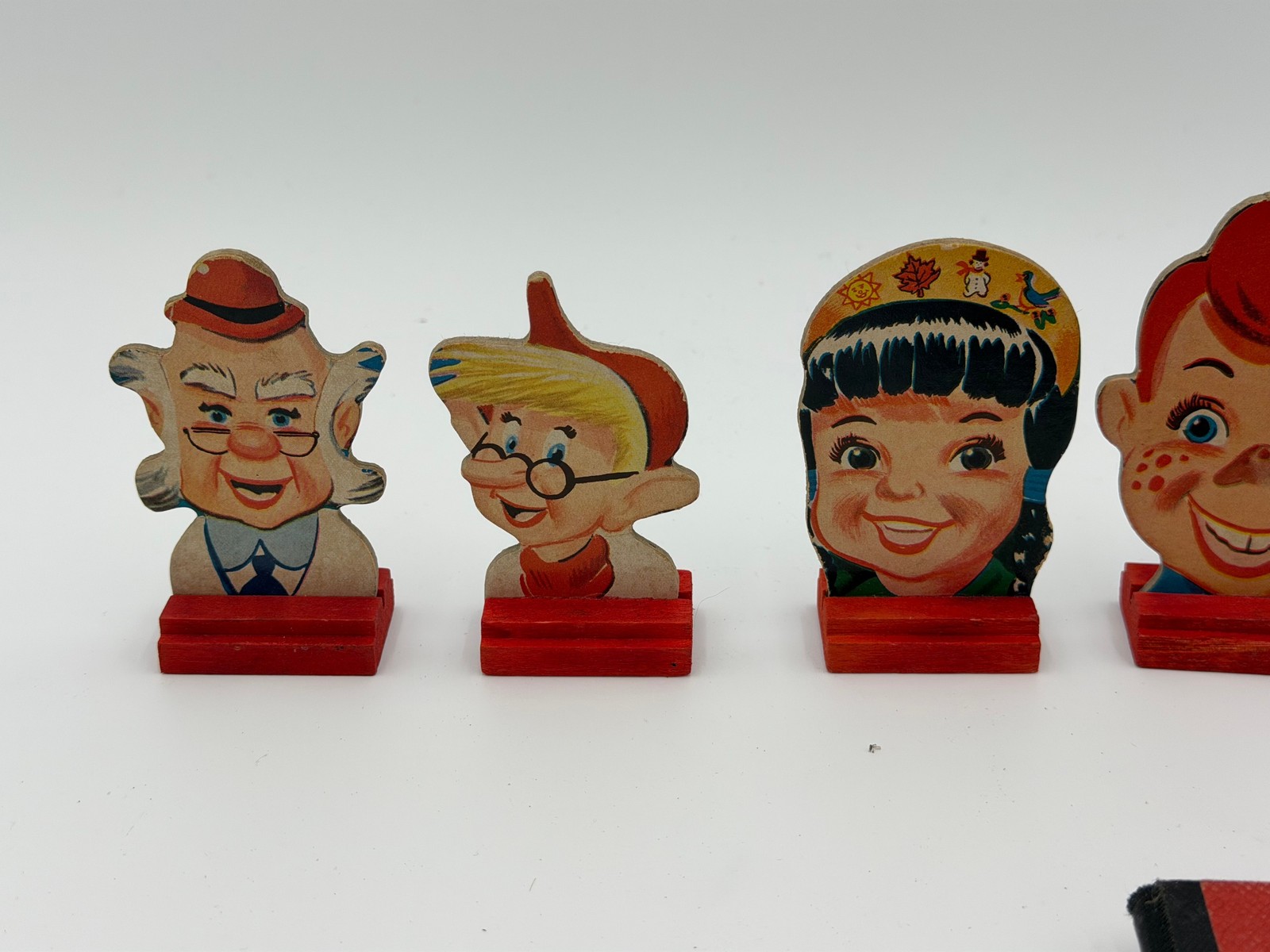 VINTAGE MILTON BRADLEY HOWDY DOODY’S TV GAME 1950S KIDS BOARD GAME PIECES